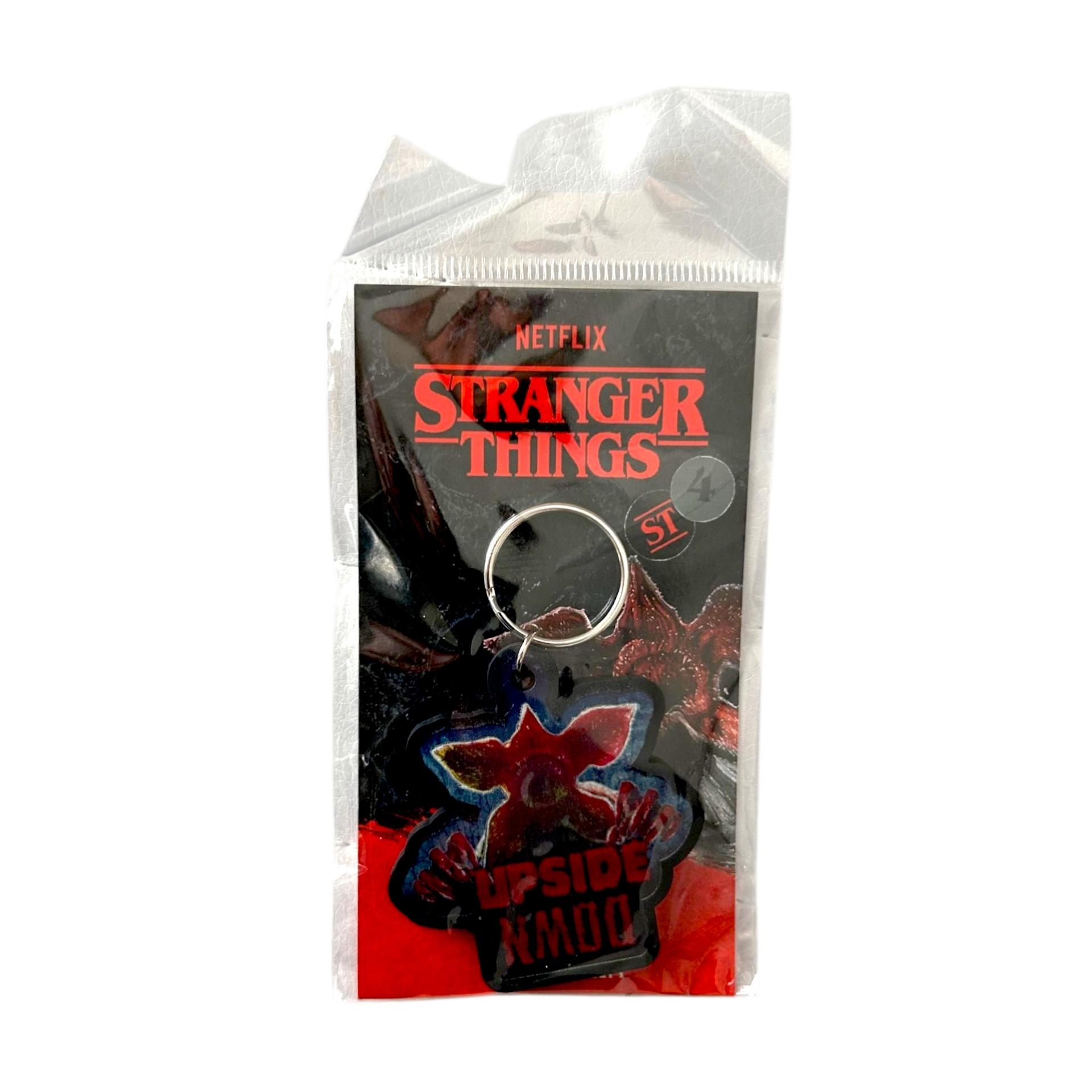 PYRAMID - Llavero Stranger Things - Material caucho de calidad - Regalo original para fans de la serie, amigos y familiares