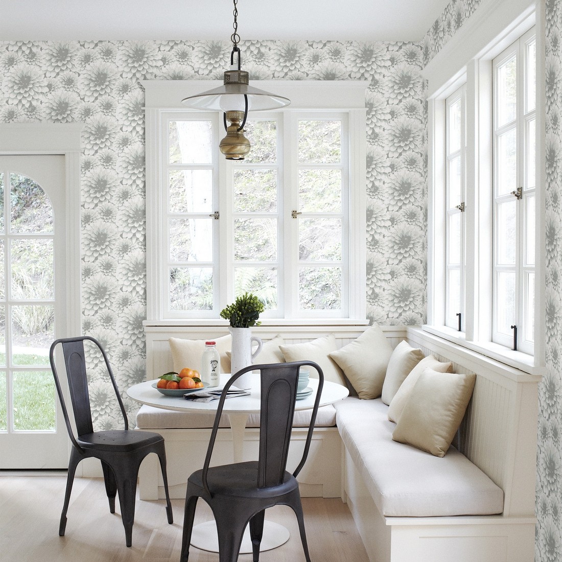 Papel pintado vinílico ecológico nórdico de flores dalias gris y blanco - Morris Flowers 680662 de GAULAN - Rollo de 10 m x 0,53 m