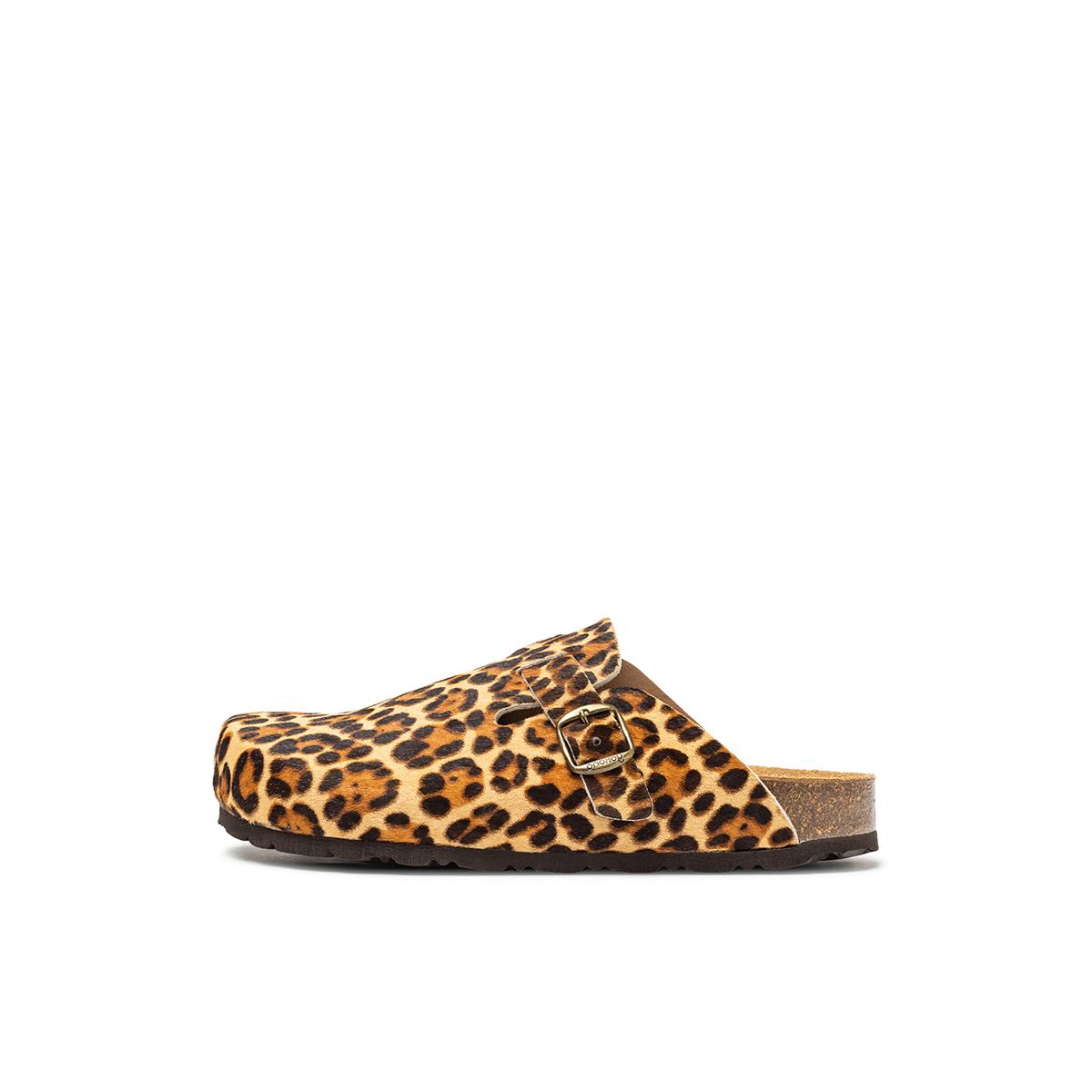 YOKONO Zapato plano ZUECO-599 LEOPARDO | Zapatos mujer Otoño-Invierno | Piel vacuna  LEOPARDO | 2 CM