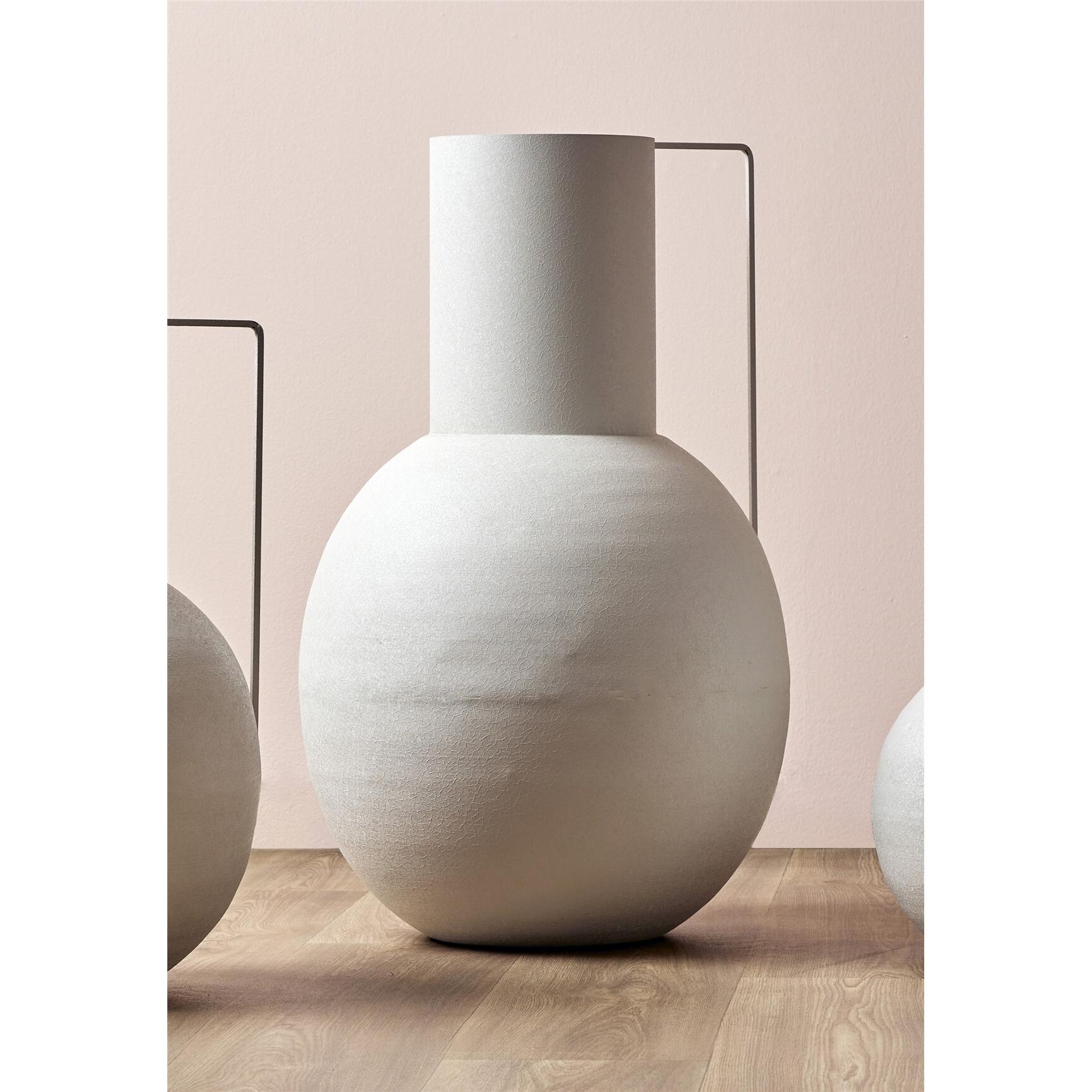 Jarron metal blanco c/asa 72 cms. 45dx72 cms. El mejor complemento para tu hogar.