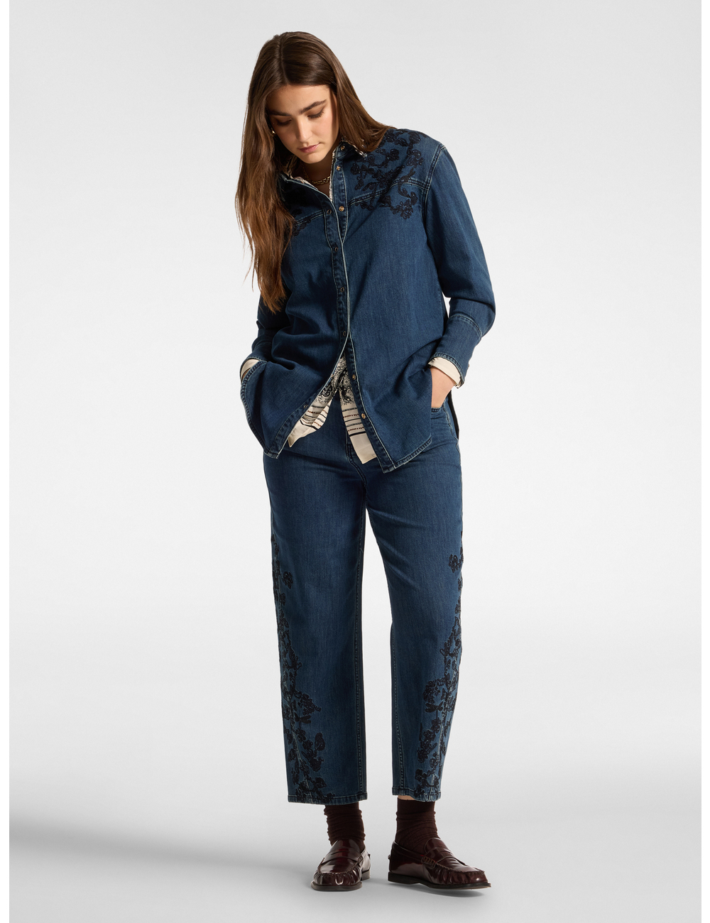 Elena Mirò - Jeans regular en denim con bordados florales