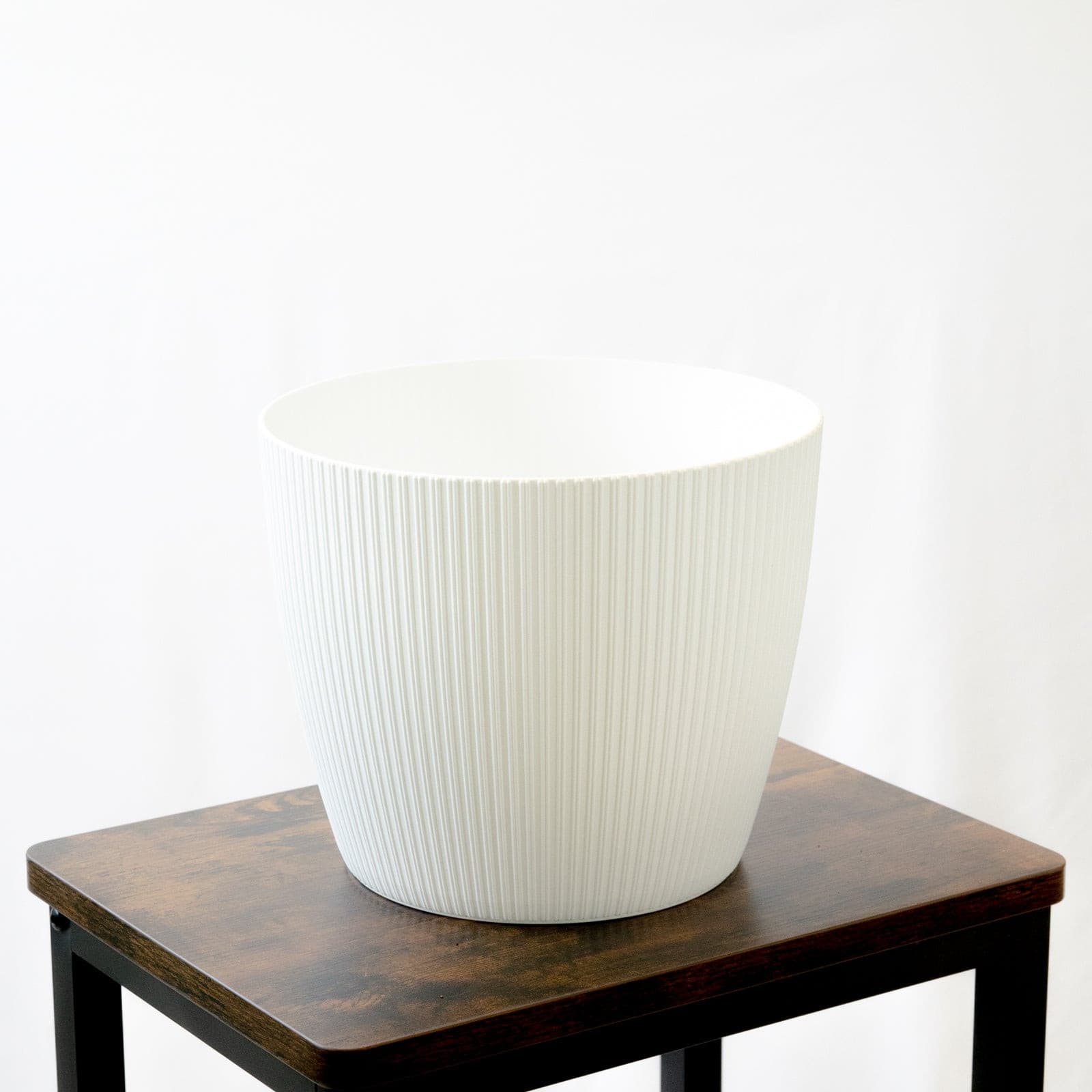 SMPLY. Macetero SMPLY Magnolia Jumper Blanco 25x21cm - Exterior E Interior