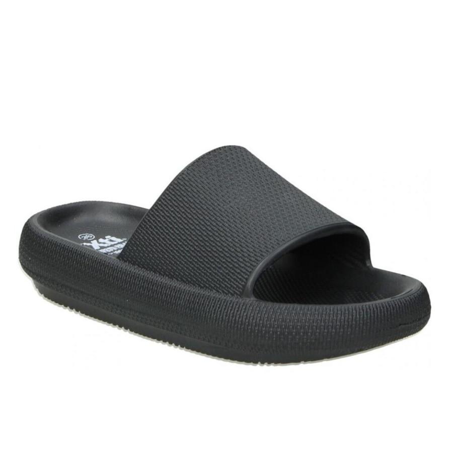 Sandalias niña Xti color negro veganas libre de materias primas animales muy comodas y ligeras sandalias Xti para playa o piscina muy trending y las mas buscadas este verano