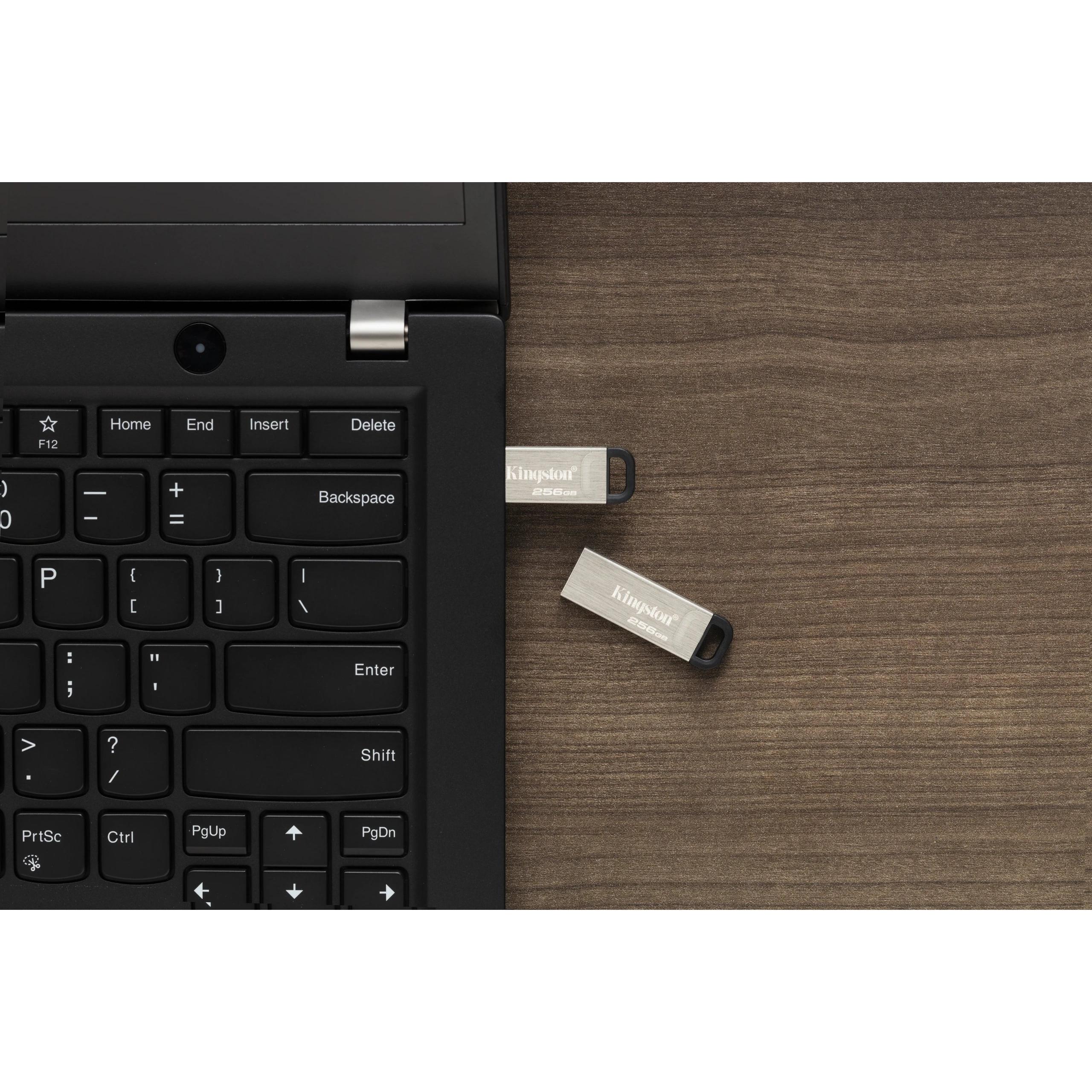 Kingston - Memoria USB DataTraveler Kyson 256 GB con USB 3.2 Gen 1, lectura hasta 200 MB/s, diseño ultracompacto plata sin tapa