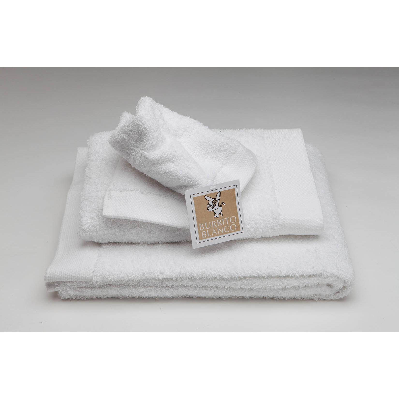 Juego de 3 toallas Burrito Blanco, rizo algodón 100%, 500 gr/m². Colores blanco, azul, gris, piedra, beige y beige medio. Contiene: 1 toalla de maquillaje + 1 toalla de manos + 1 toalla de baño. Cenefa Jacquard. Textil baño de calidad Burrito Blanco.