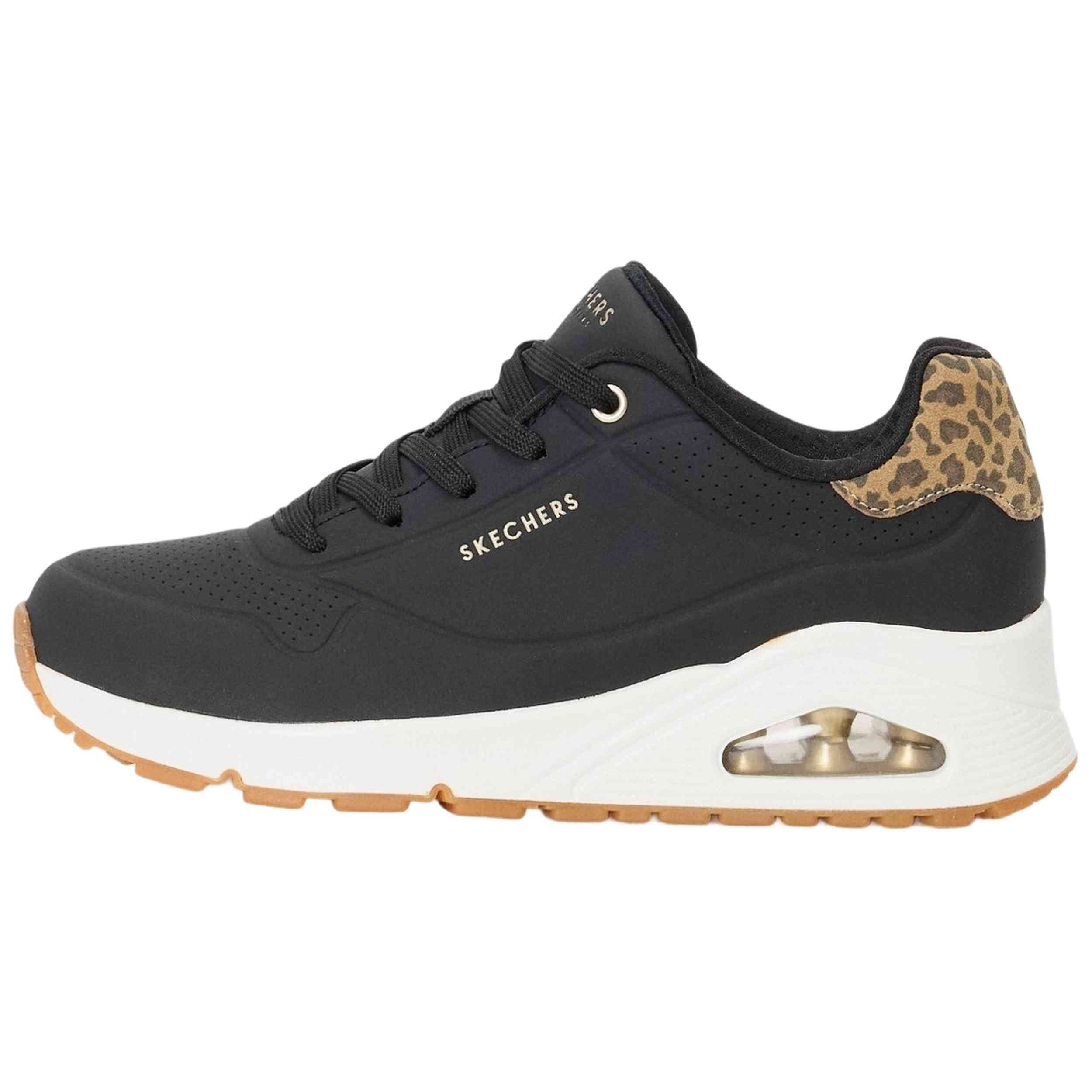 Calzado Skechers en color Negro