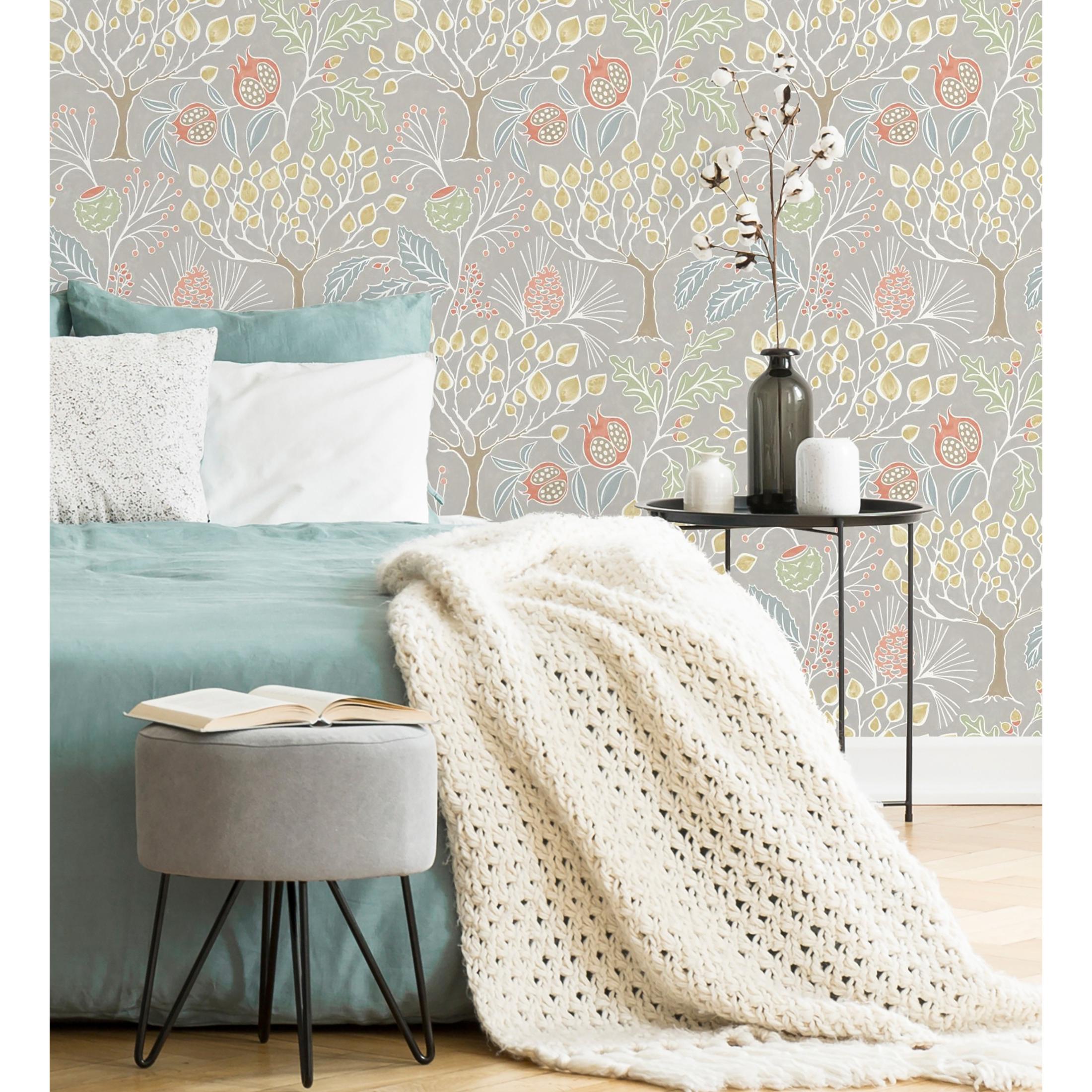 Papel pintado vinílico ecológico nórdico de árboles con frutos - Kayla Forest 680616 de GAULAN - Rollo de 10 m x 0,53 m