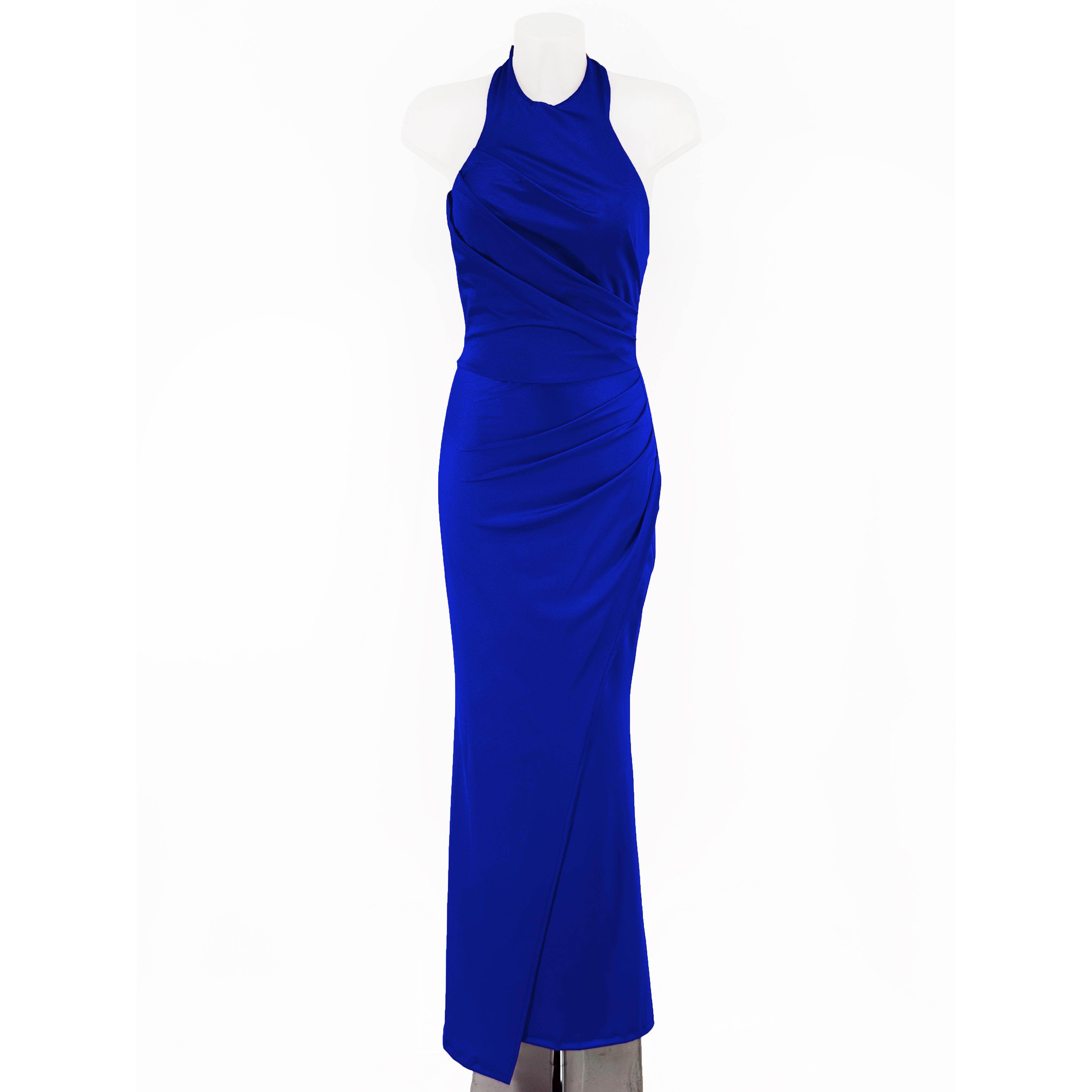 Vestido largo tejido licra, satinado con cuello halter y lazada. Abertura en la pierna y drapeado en la parte delantera. Falda fluida