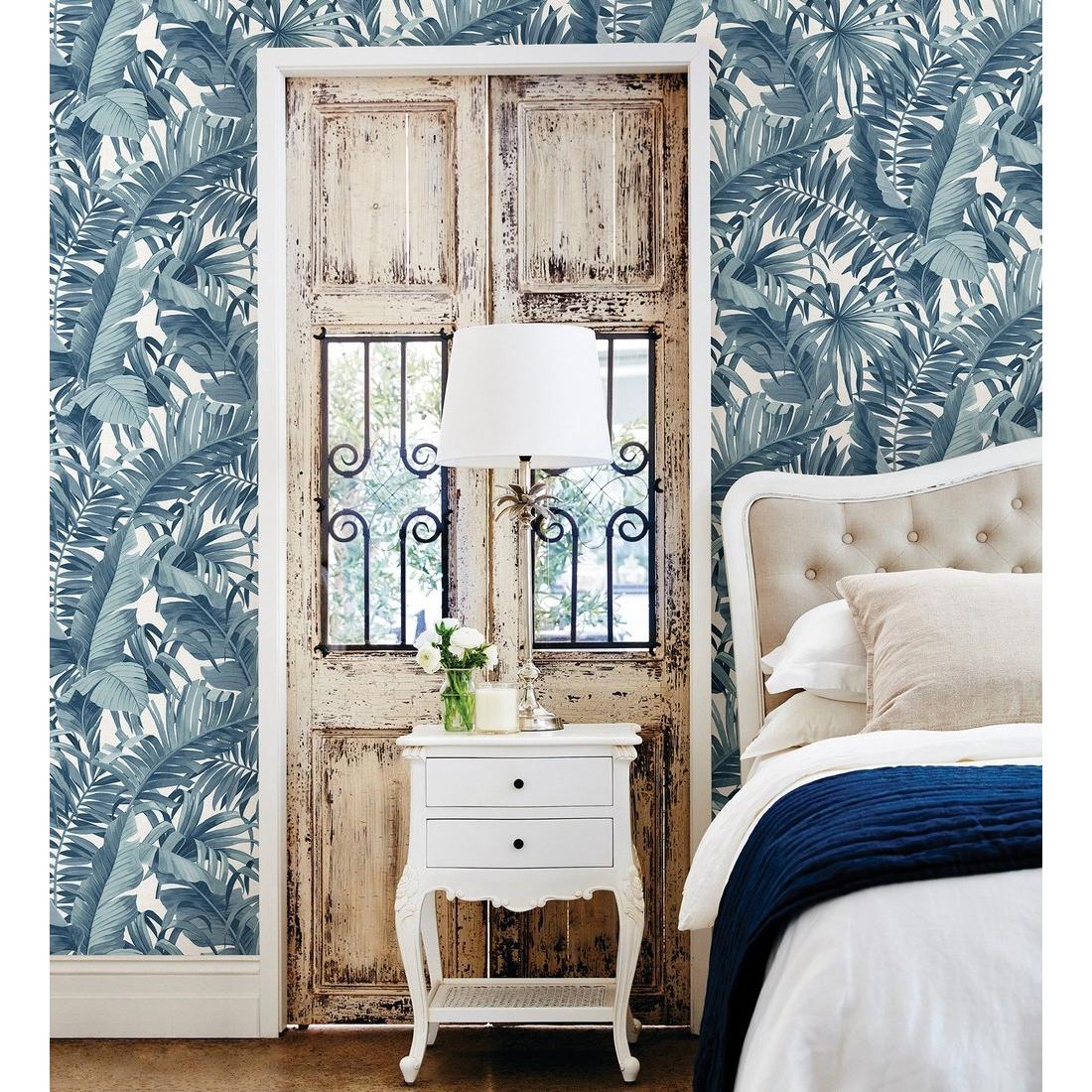Papel pintado vinílico ecológico tropical de hojas de palmera y platanero azul - Palm Beach 680752 de GAULAN - Rollo de 10 m x 0,53 m