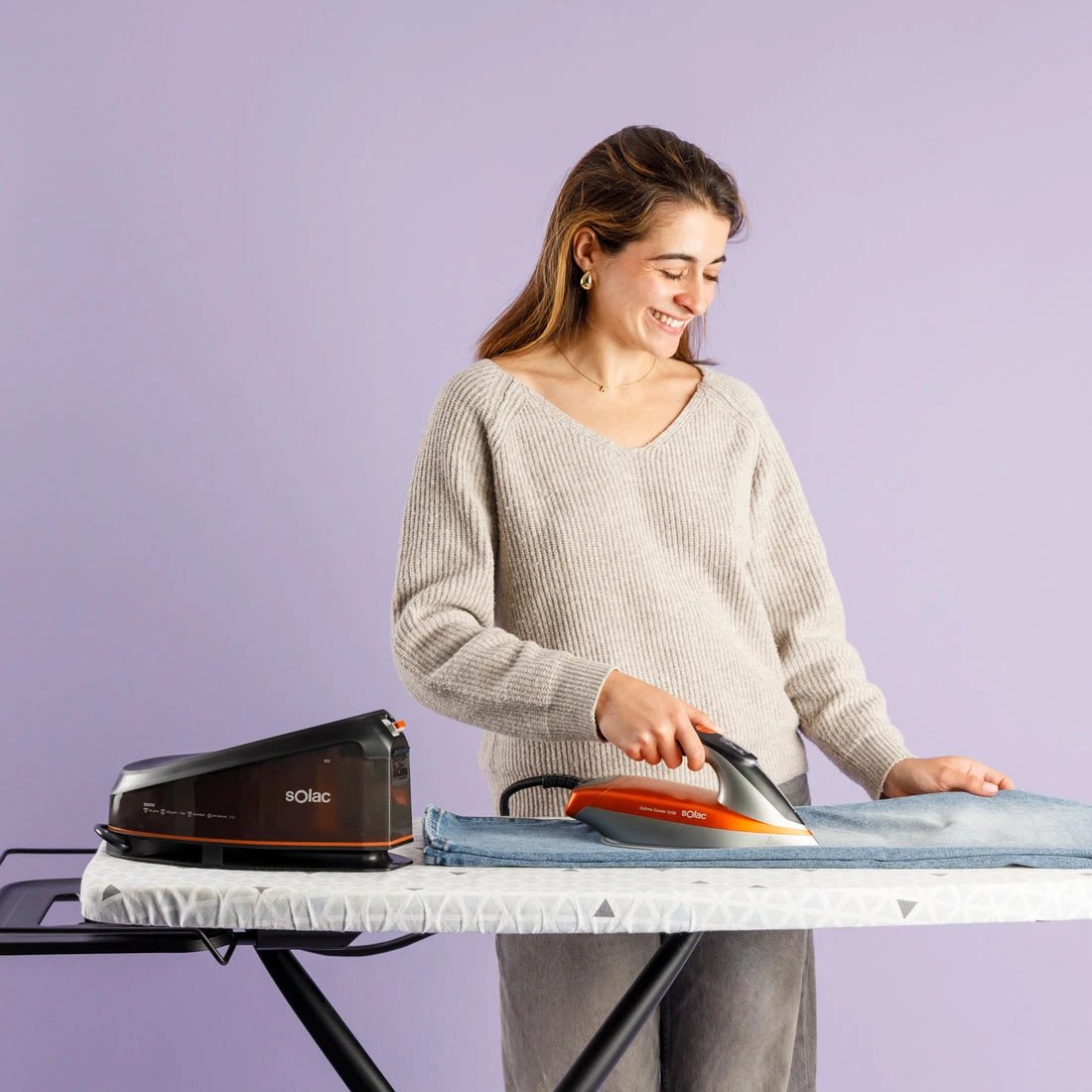 Centro de planchado 3000W 7 bar SOLAC CPB6110 OPTIMA CENTER | Vapor Continuo 130 g/min, Suela de cerámica, 3010, Negro, Naranja, Inox