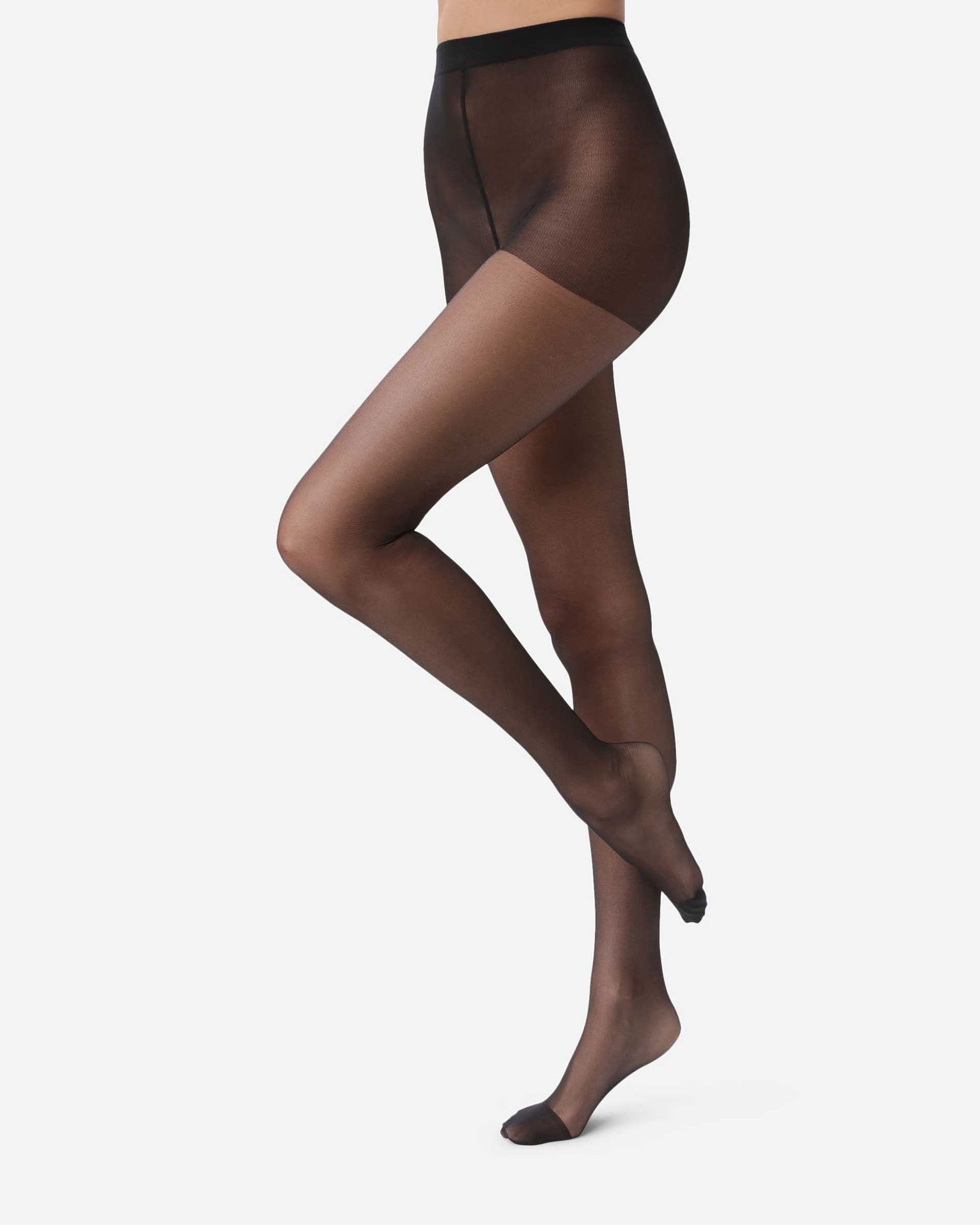 Panty acabado transparente con línea trasera