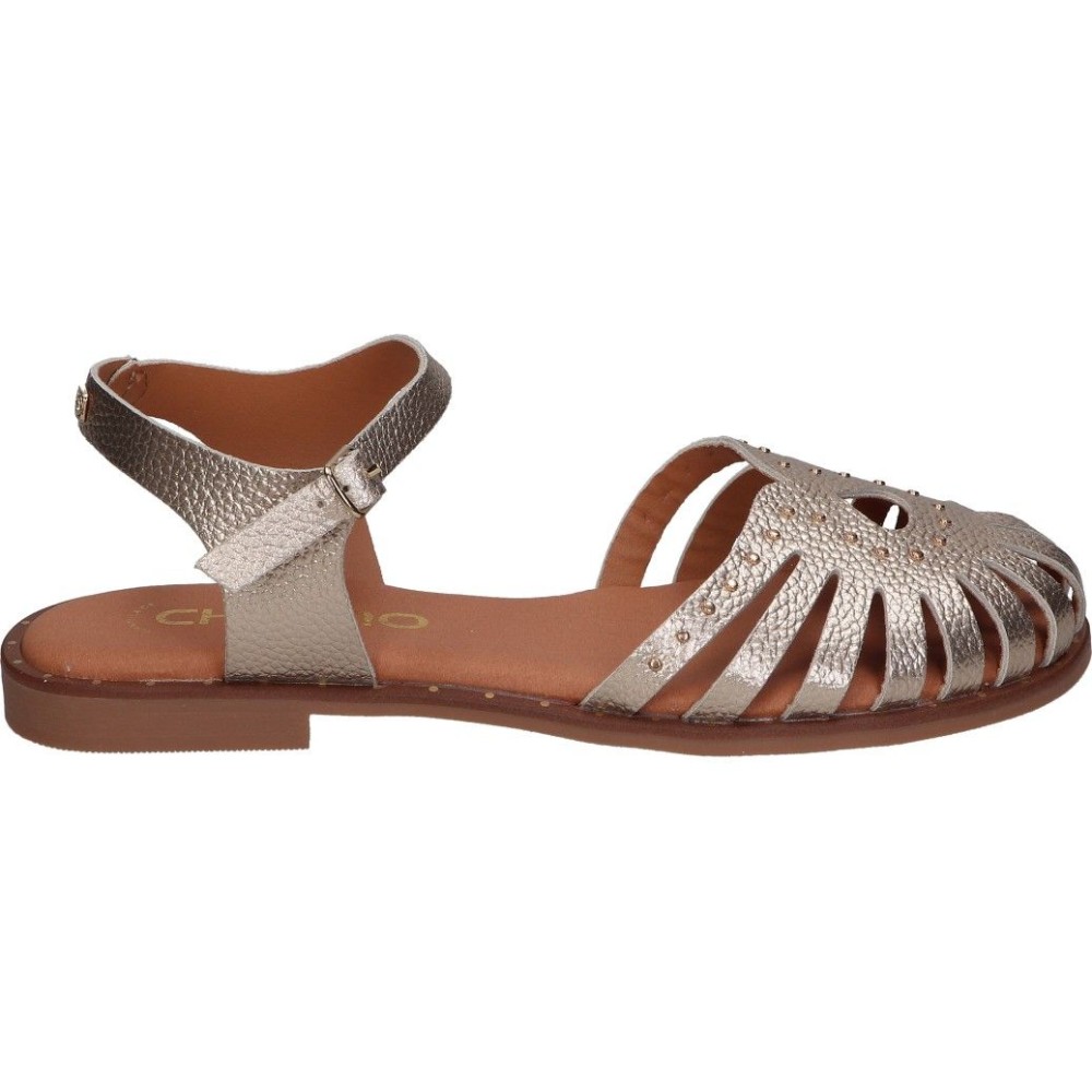 CHK10 | Sandalias Planas CHK10 Musaka 14 para Mujer – Sandalias Cerradas en Color Dorado – Cangrejeras con Cierre de Hebilla – Alta Calidad – Versátiles – Cómodas – Moda