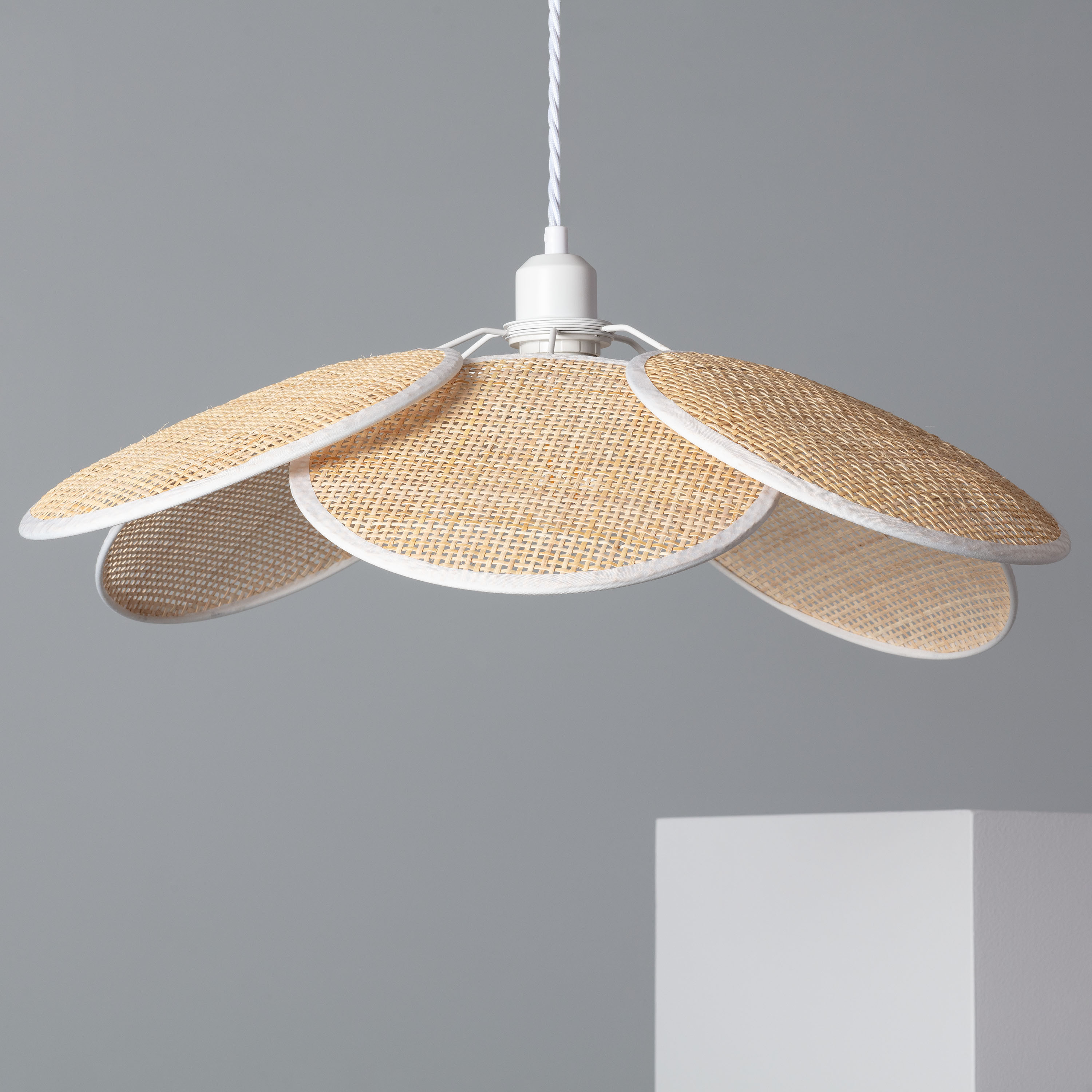 Ledkia Lámpara Colgante Ratán Nirvana - Diseño de Margarita - Iluminación Interior