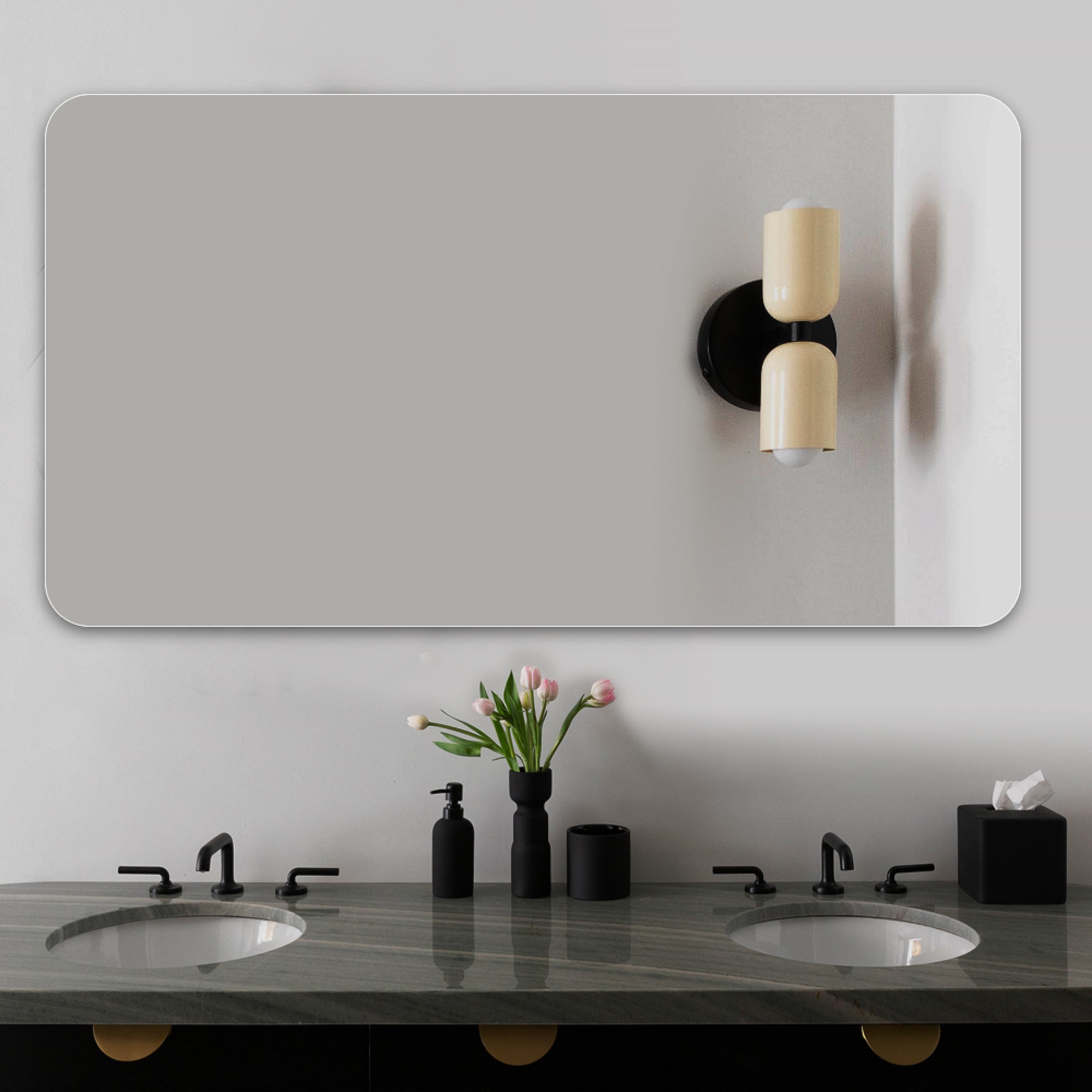 Miroir mural de salle de bain 70 x 90 cm argenté sans cadre avec coins arrondis R50