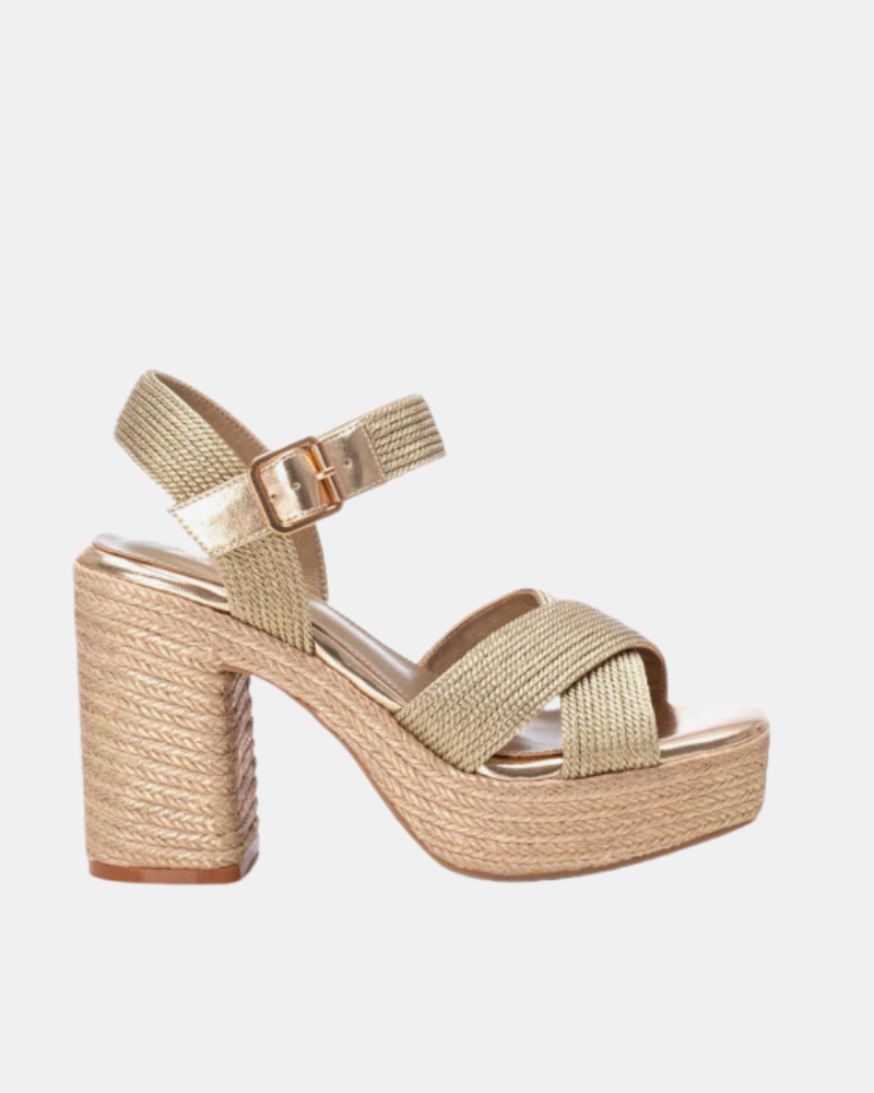 XTI 142741 Sandalias Abiertas Rafia Mujer Oro