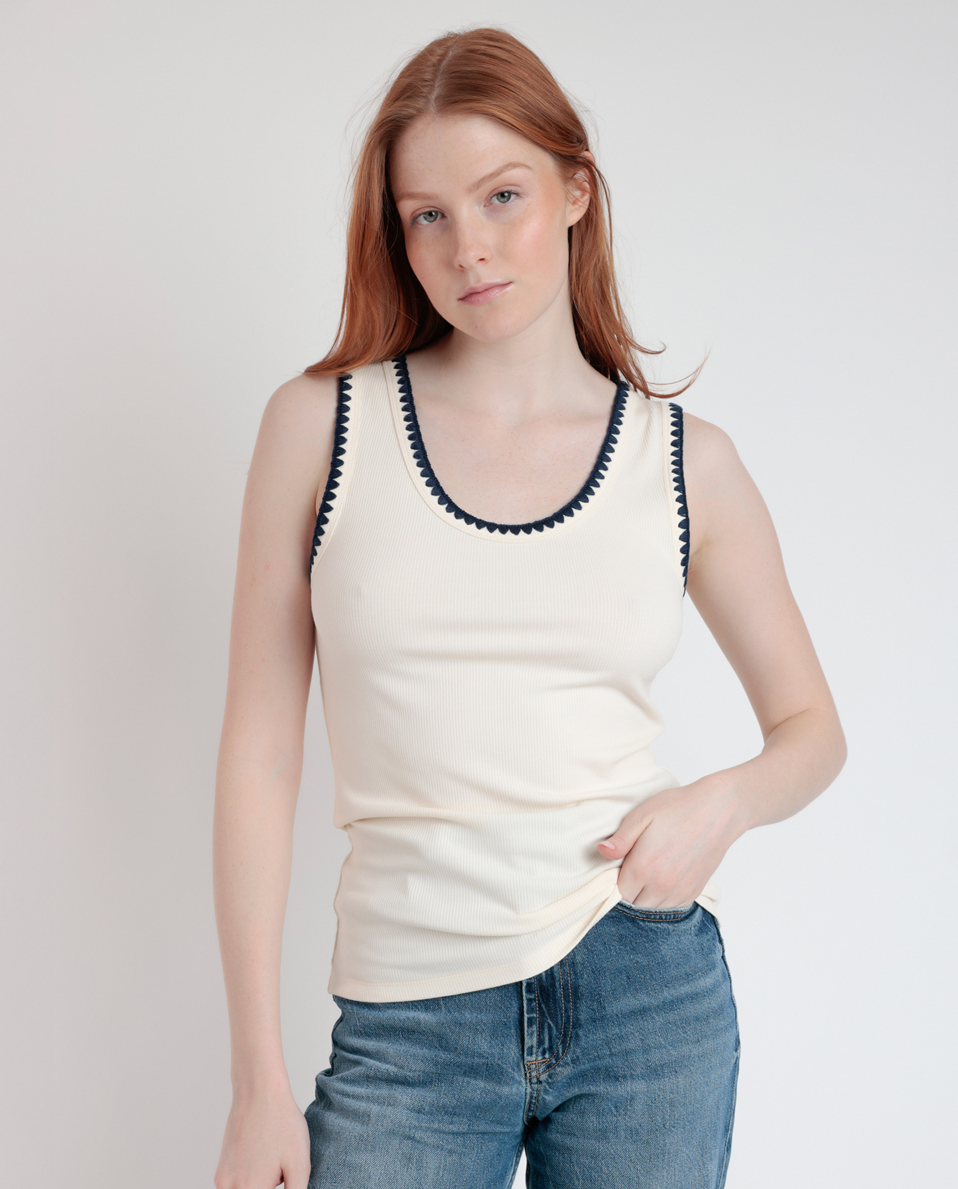 ADMAS Camiseta Sin Mangas Canalé Hilo Contraste para Mujer