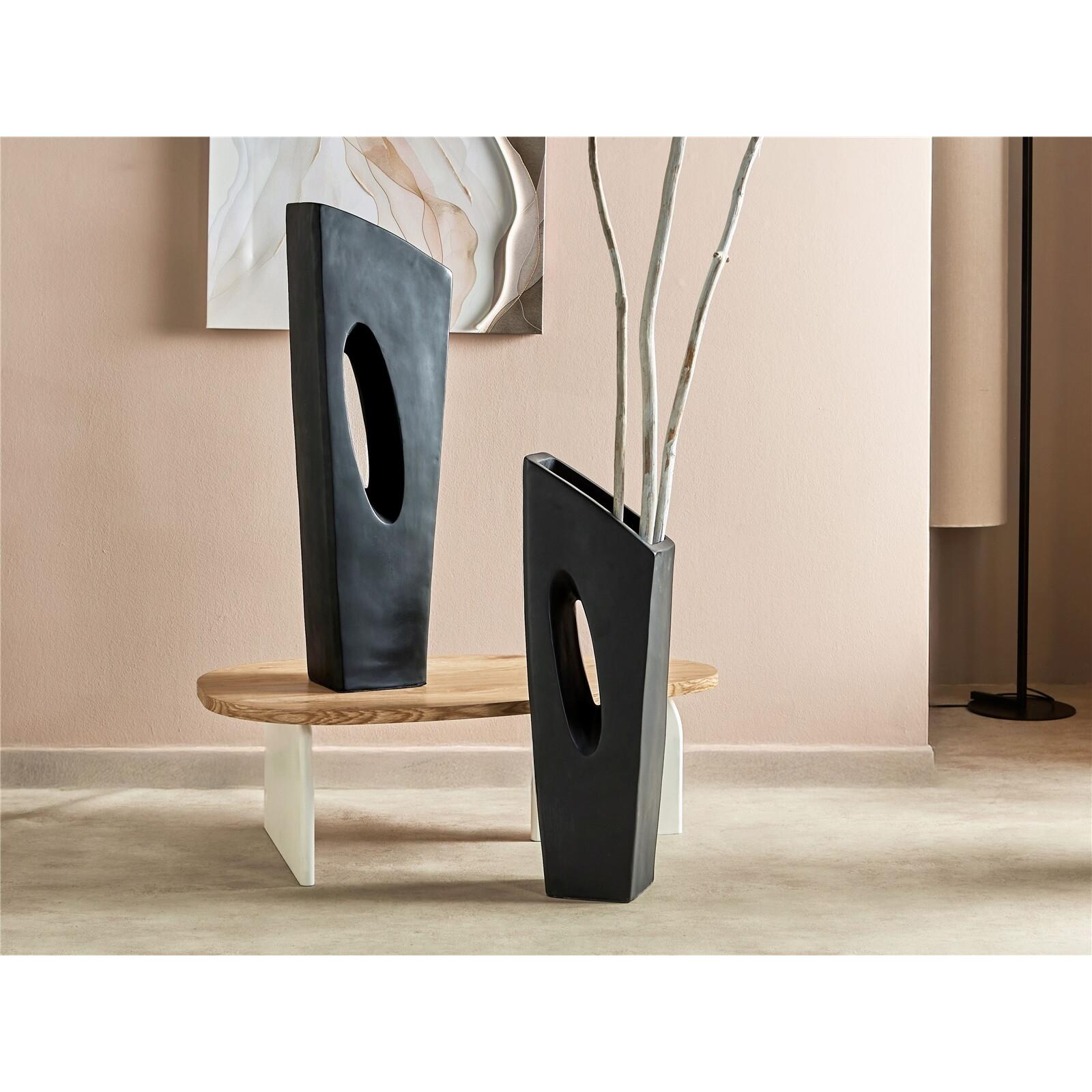 Vasija khaldun negro 90 cms. s/2 28x18x90 cms. El mejor complemento para tu hogar.