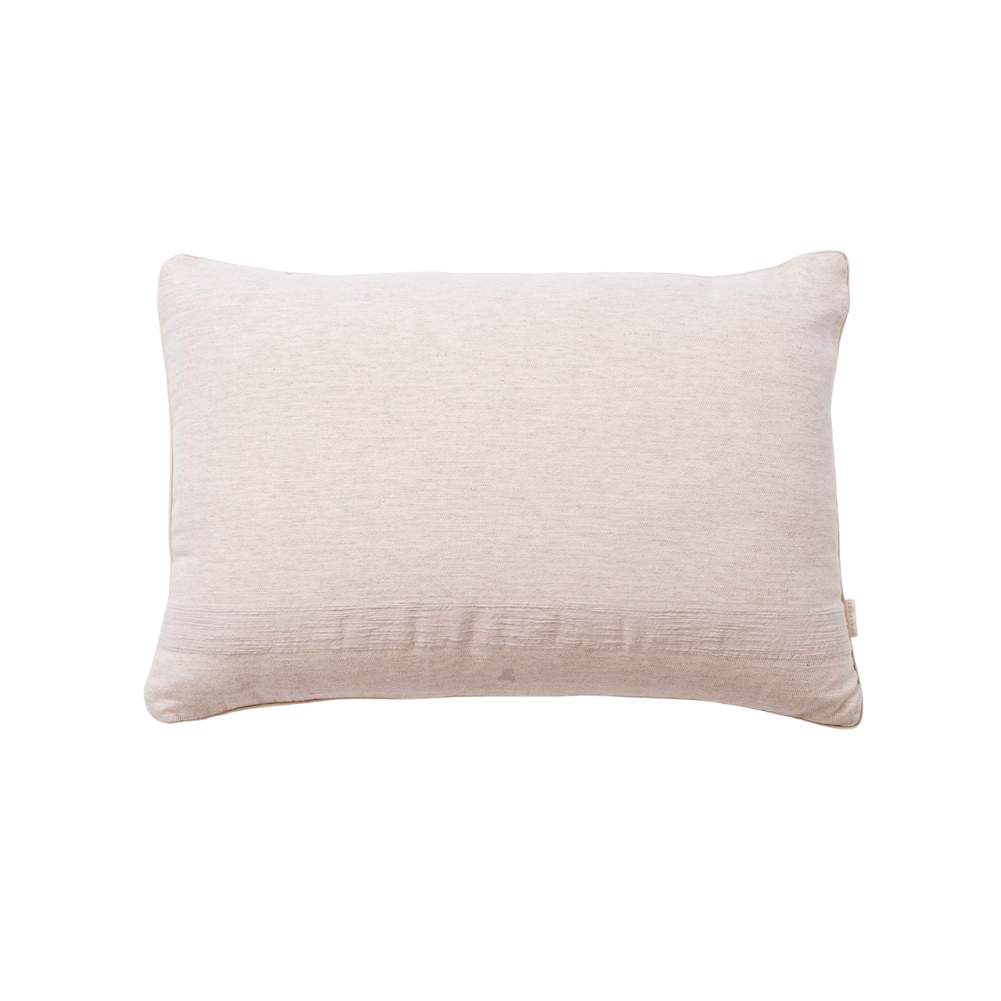 Cojin con banda 50x75cm 60% algodón 20% lino 20% tencel 360gms relleno 400gr logo bordado cierre de botón Scalpers Home