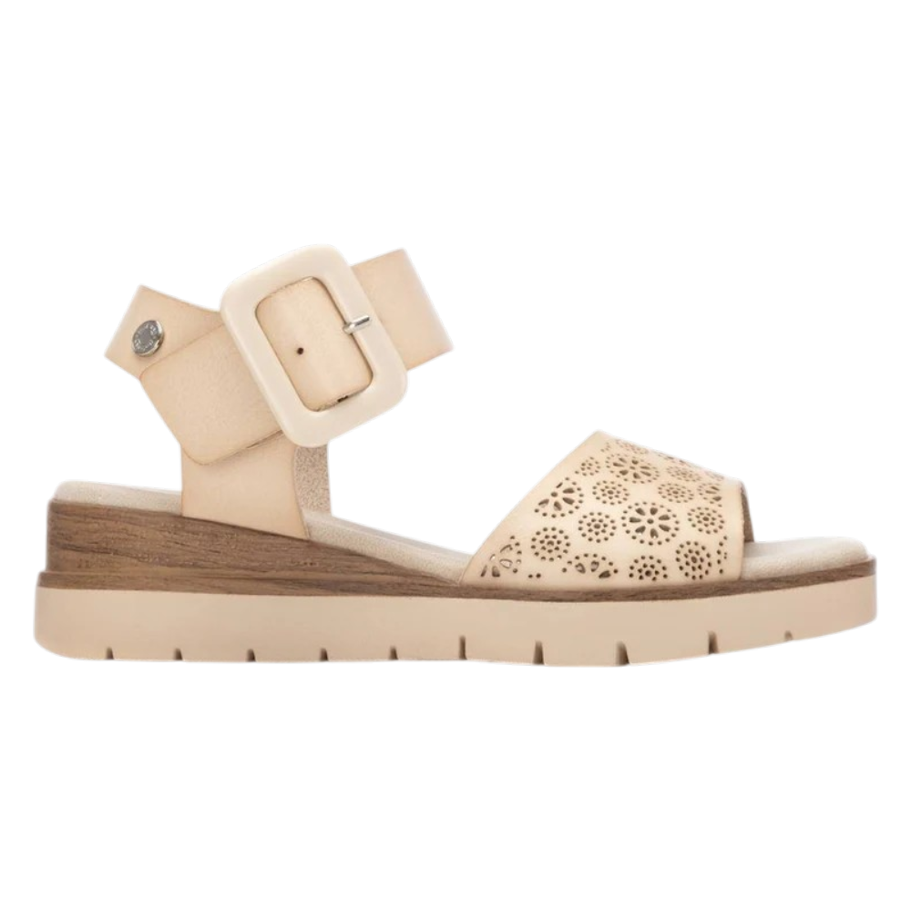 Sandalias Refresh modelo 175168 en color Beige