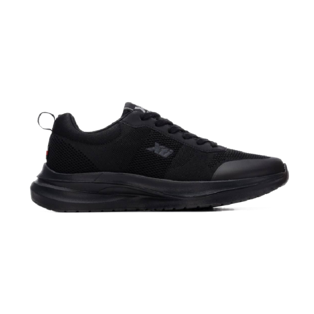 Deportivo Xti modelo 145799 en color Negro