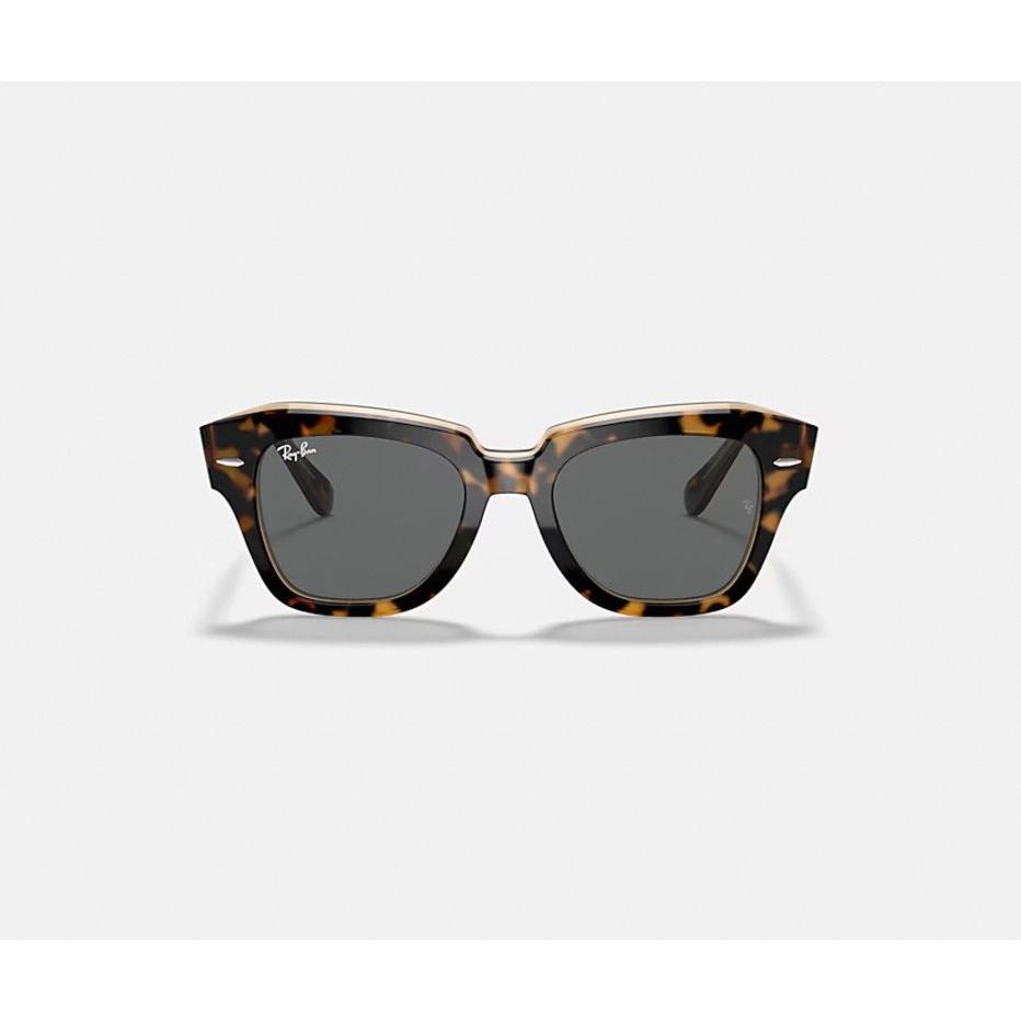 Gafas de sol Ray-Ban Original State Street, Modelo 0RB2186, Calibre 49; Disponible en diferentes colores.