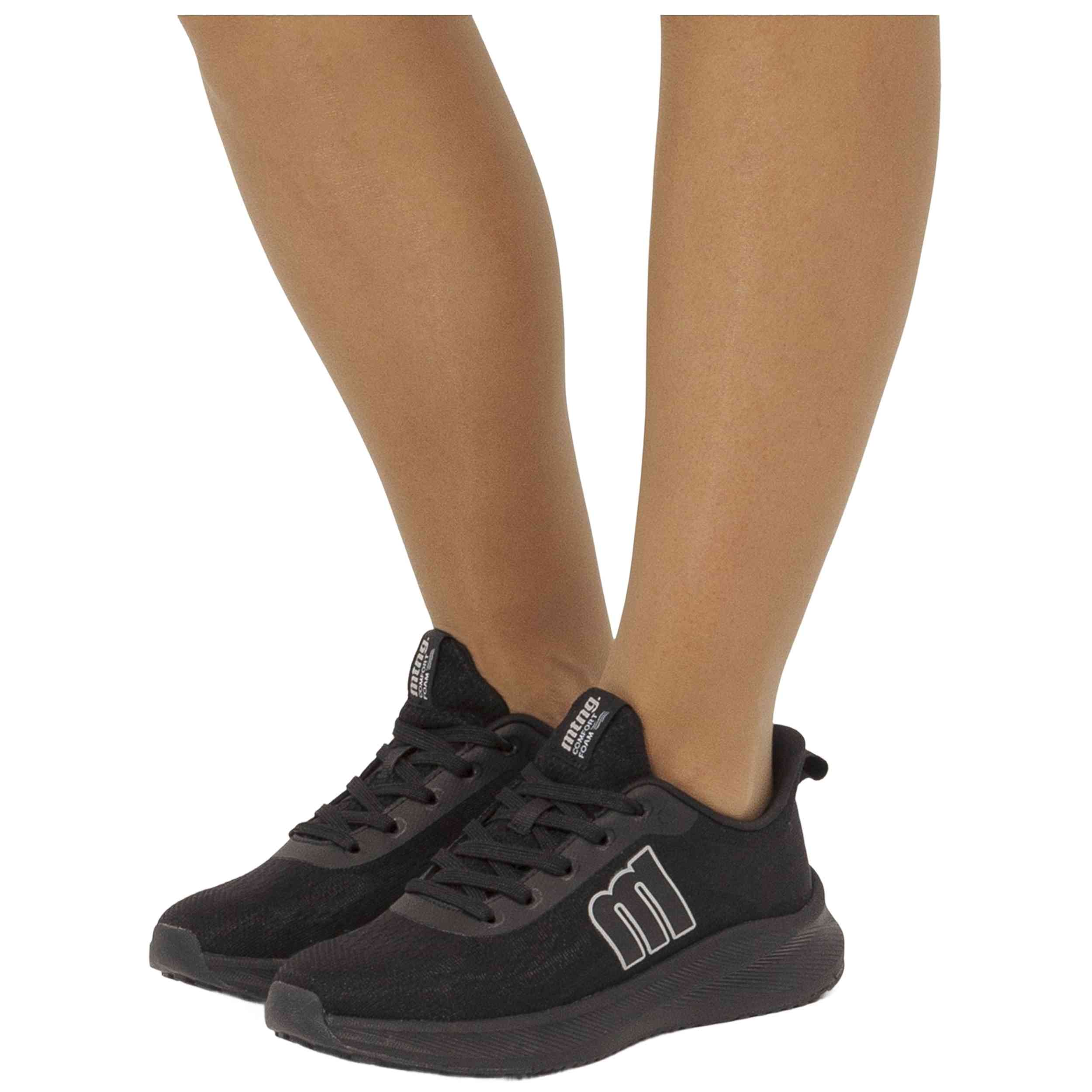 Zapatillas Mustang modelo 225-60802-C59128 para Mujer en color Negro