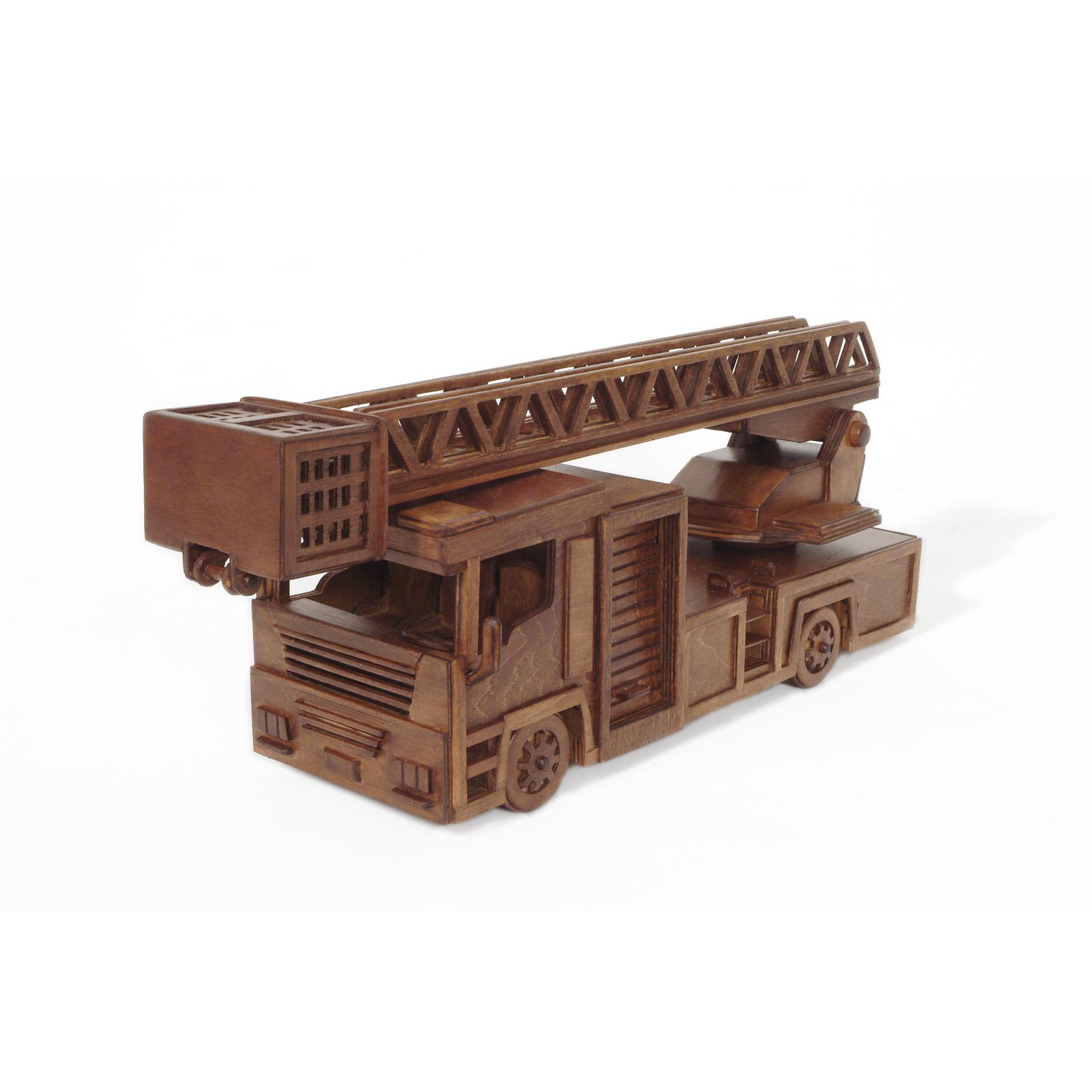 Kit de construcción de madera "Camión de bomberos" marca Keranova