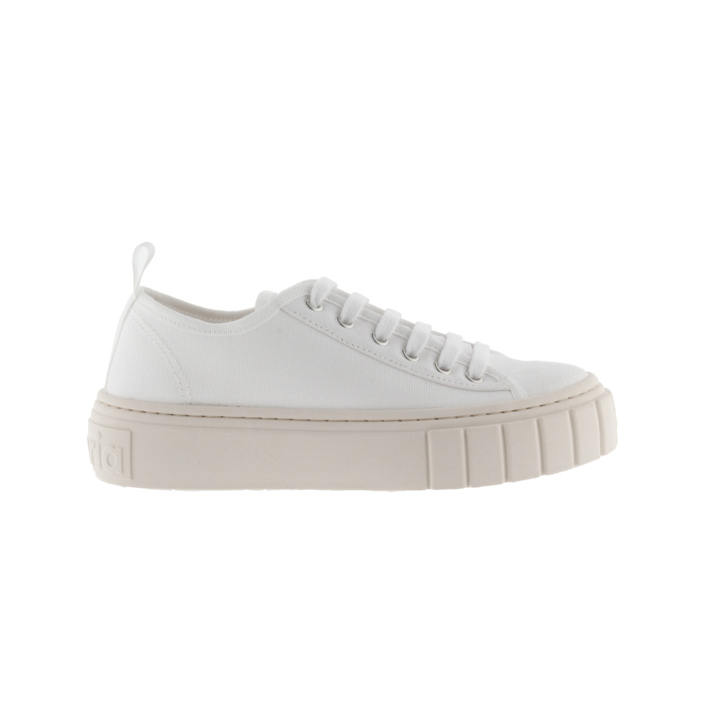 Victoria Abril Zapatillas de lona con cordones al tono y tirador trasero 1270101
