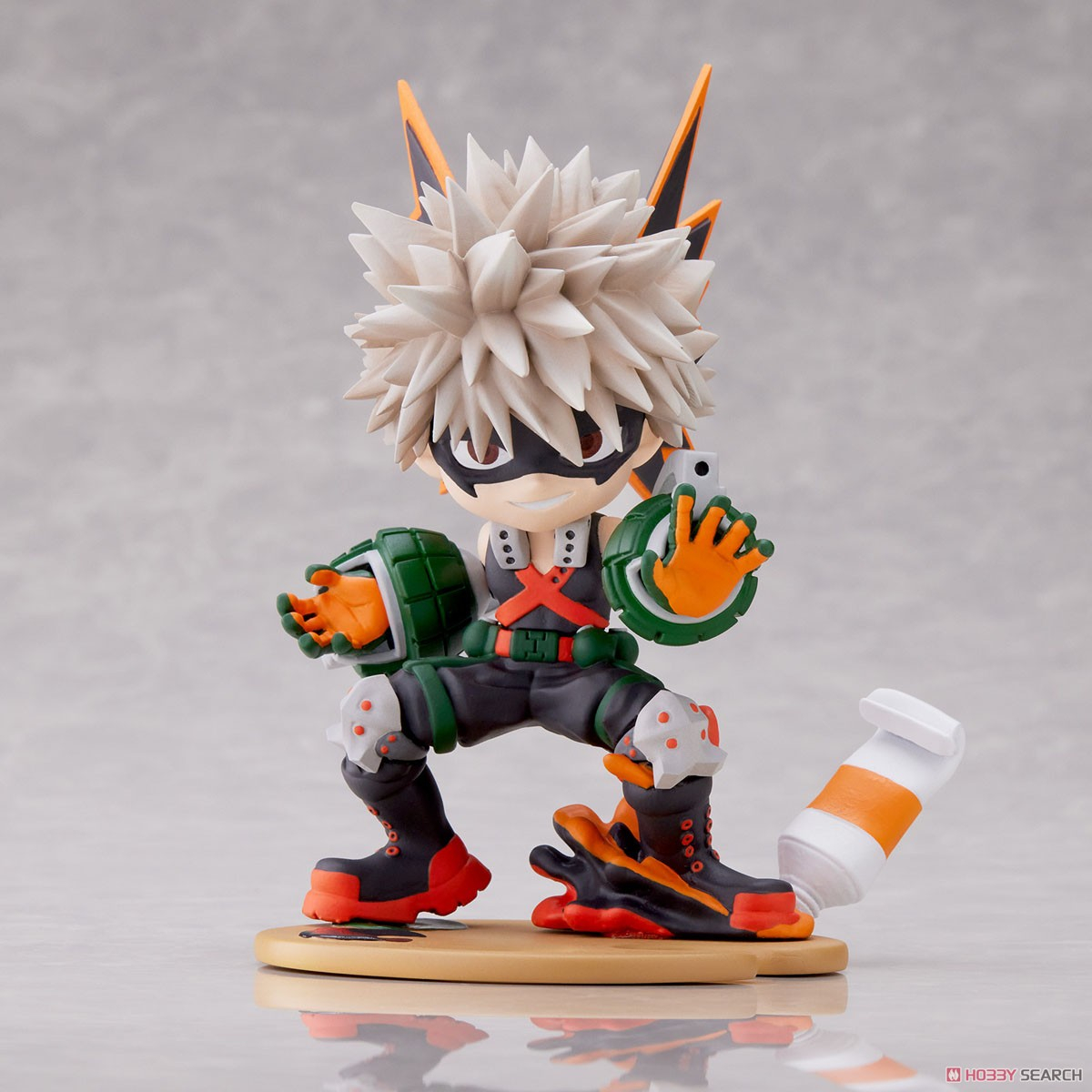 Figura Katsuki Bakugo. My Hero Academia Palverse Pale. Estatua de 11 cm fabricada en PVC.