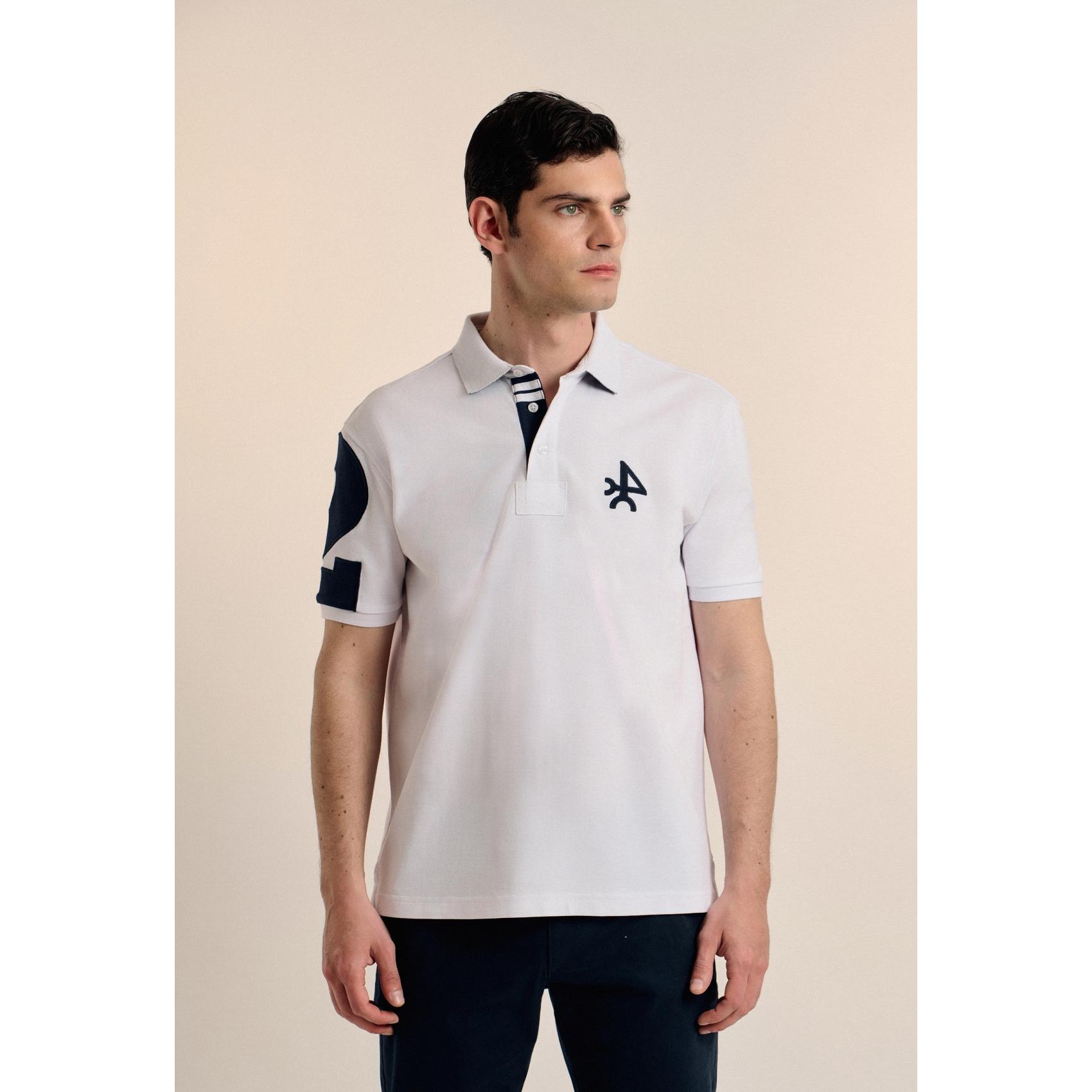 Polo Valecuatro modelo número blanco