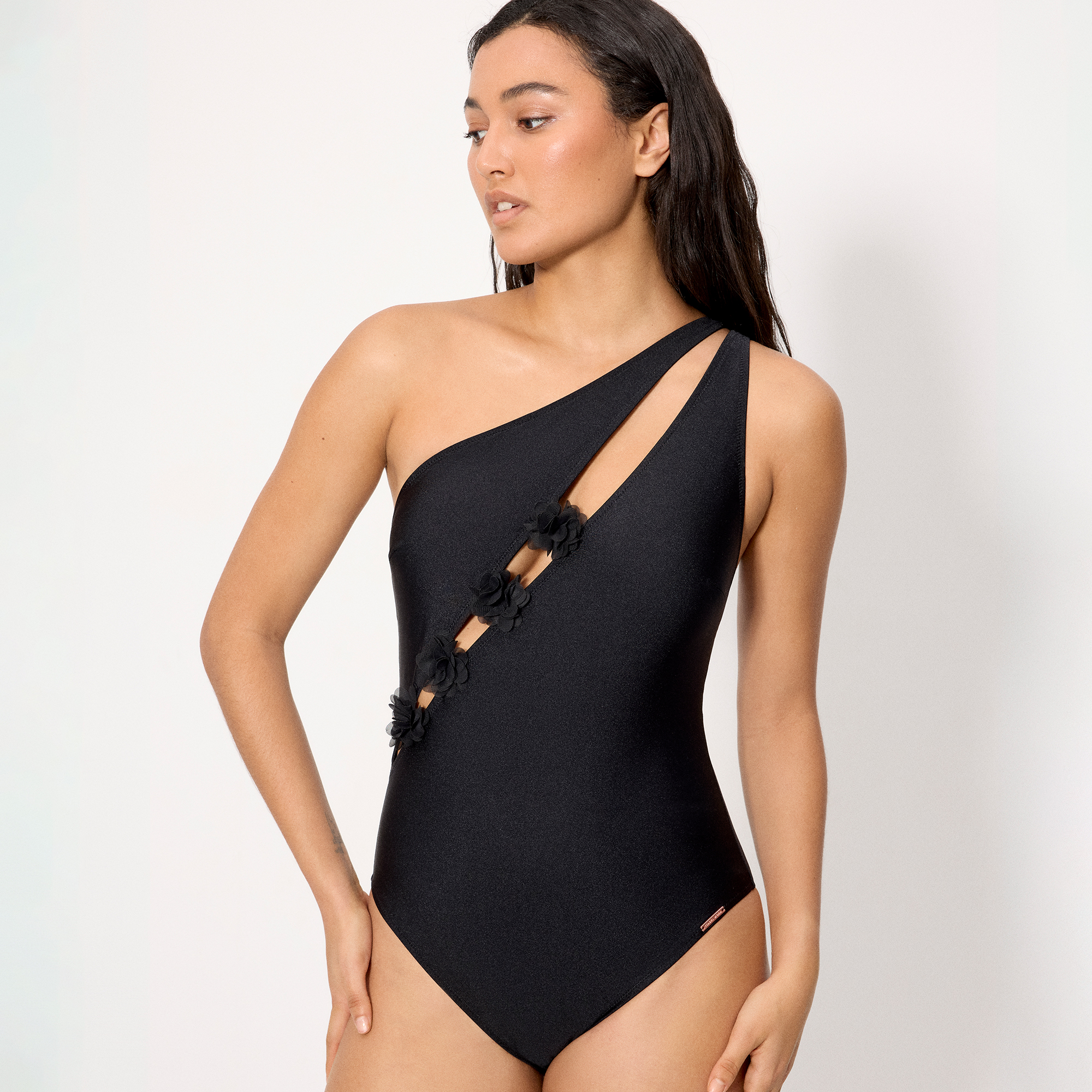 Ysabel Mora - Bañador con brillo negro copa B
