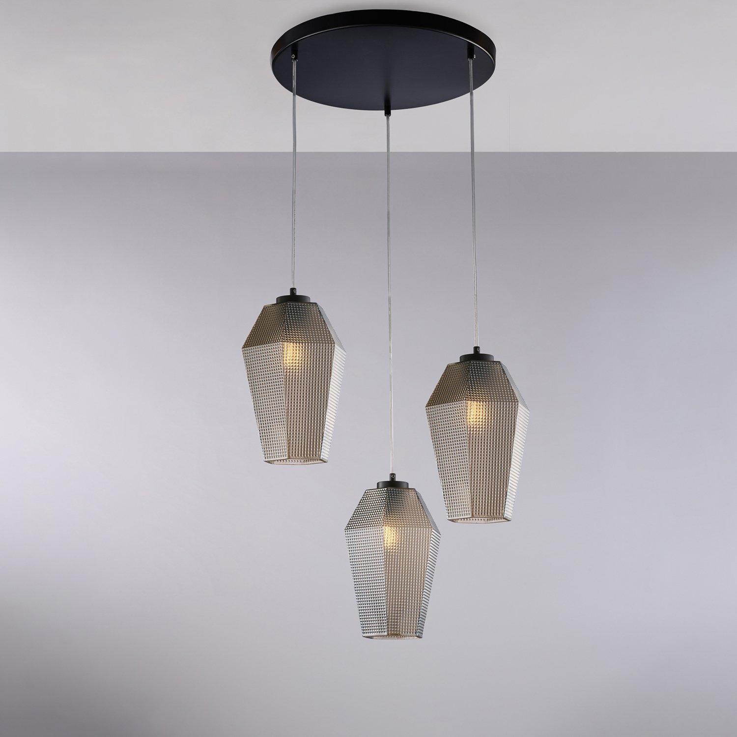 Suspensión 3 Luces Prisma Hierro lacado Vidrio espejado Blanco y Gris