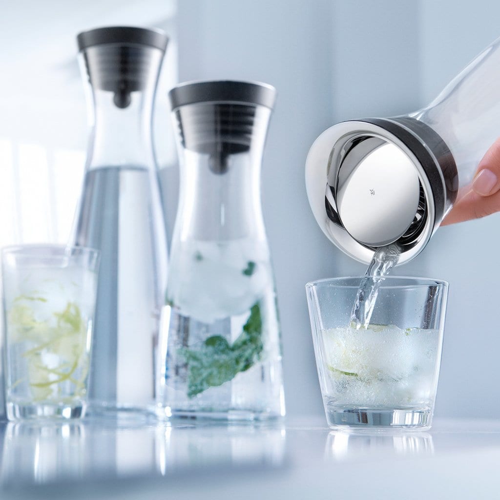 Botella de Cristal WMF de 1 Litro con Tapón Oscilante y Colador Integrado para Bebidas con Fruta o Hielo