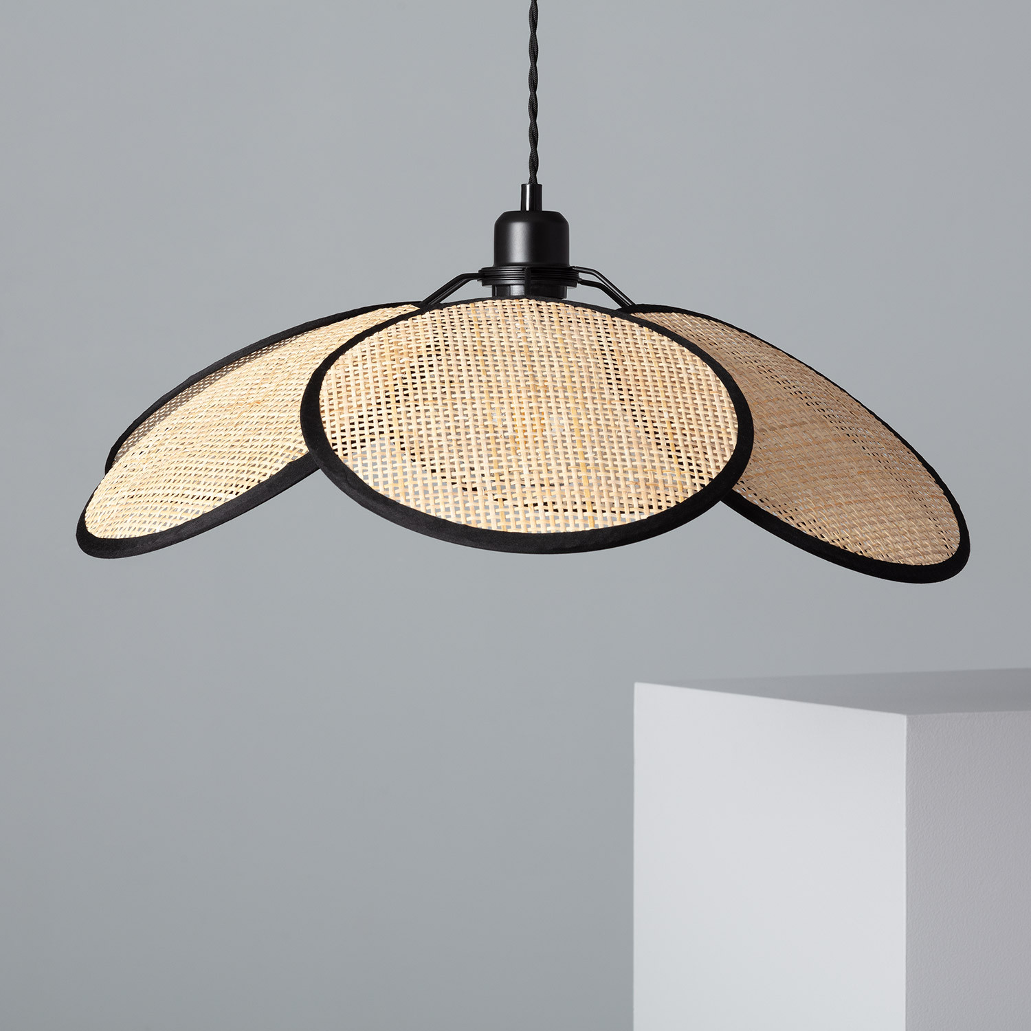 Ledkia Lámpara Colgante Ratán Nirvana - Diseño de Margarita - Iluminación Interior