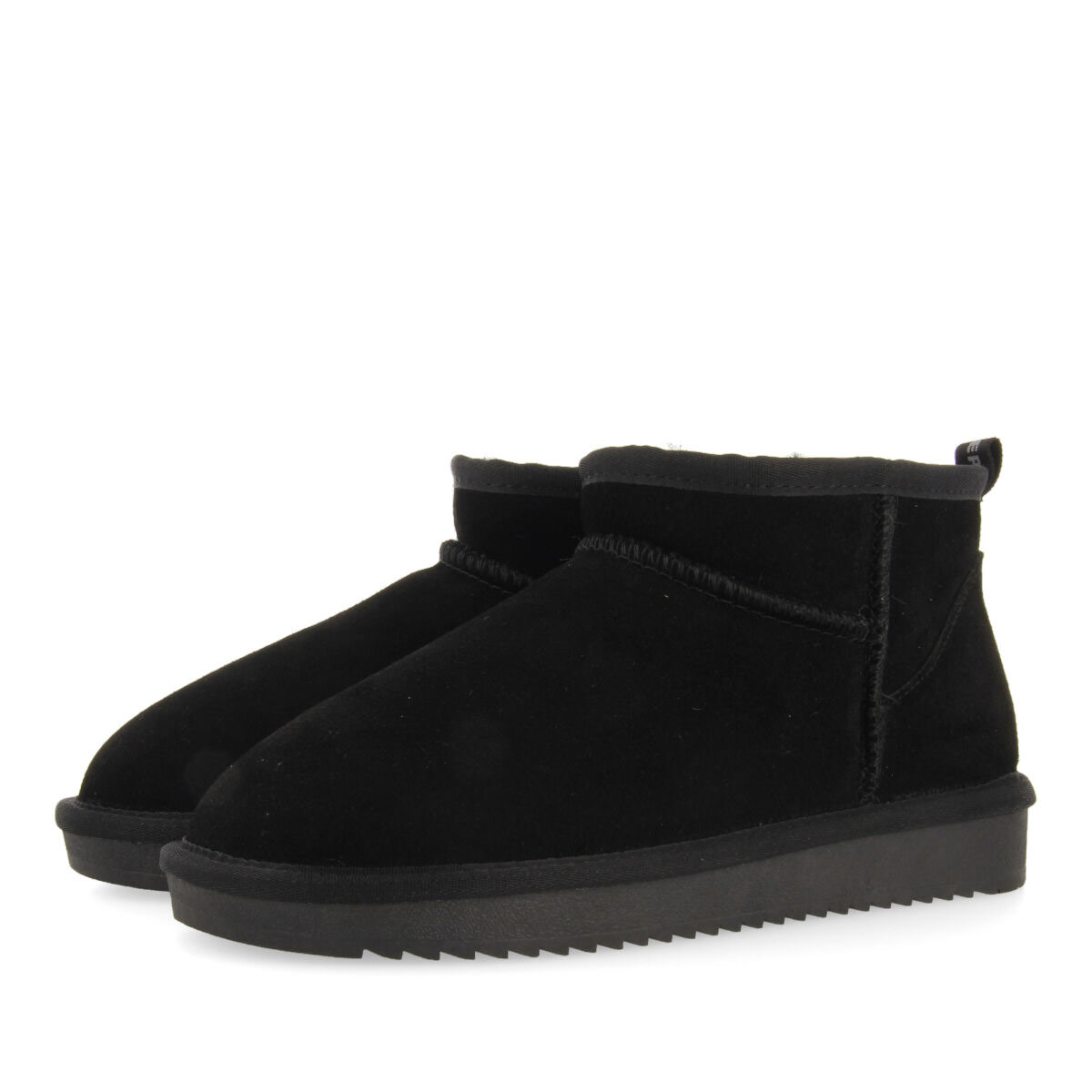 Gioseppo Botas Australianas Negras de Caña Baja para Mujer Berek - Diseño Clásico y Comodidad