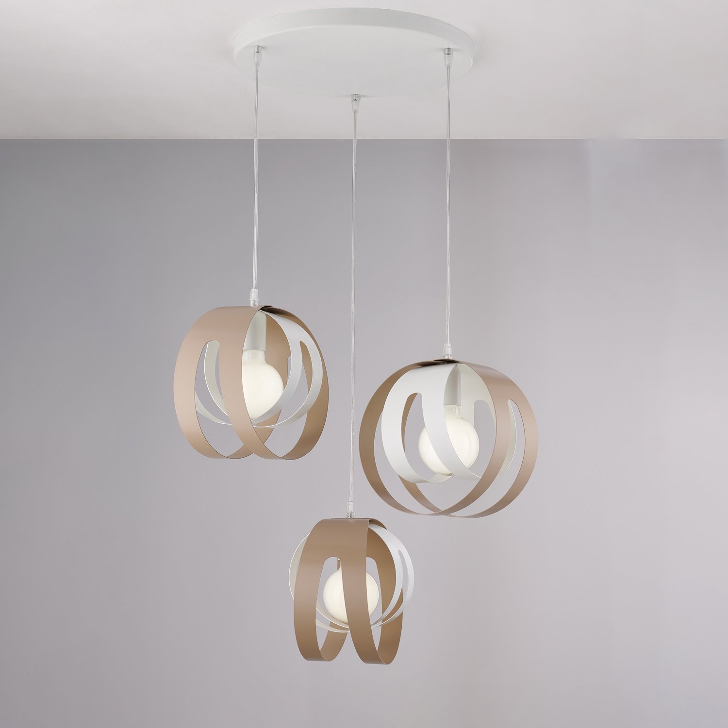 Suspensión 3 Luces Tobias Hierro Lacado Blanco Y Dove Laser Cut