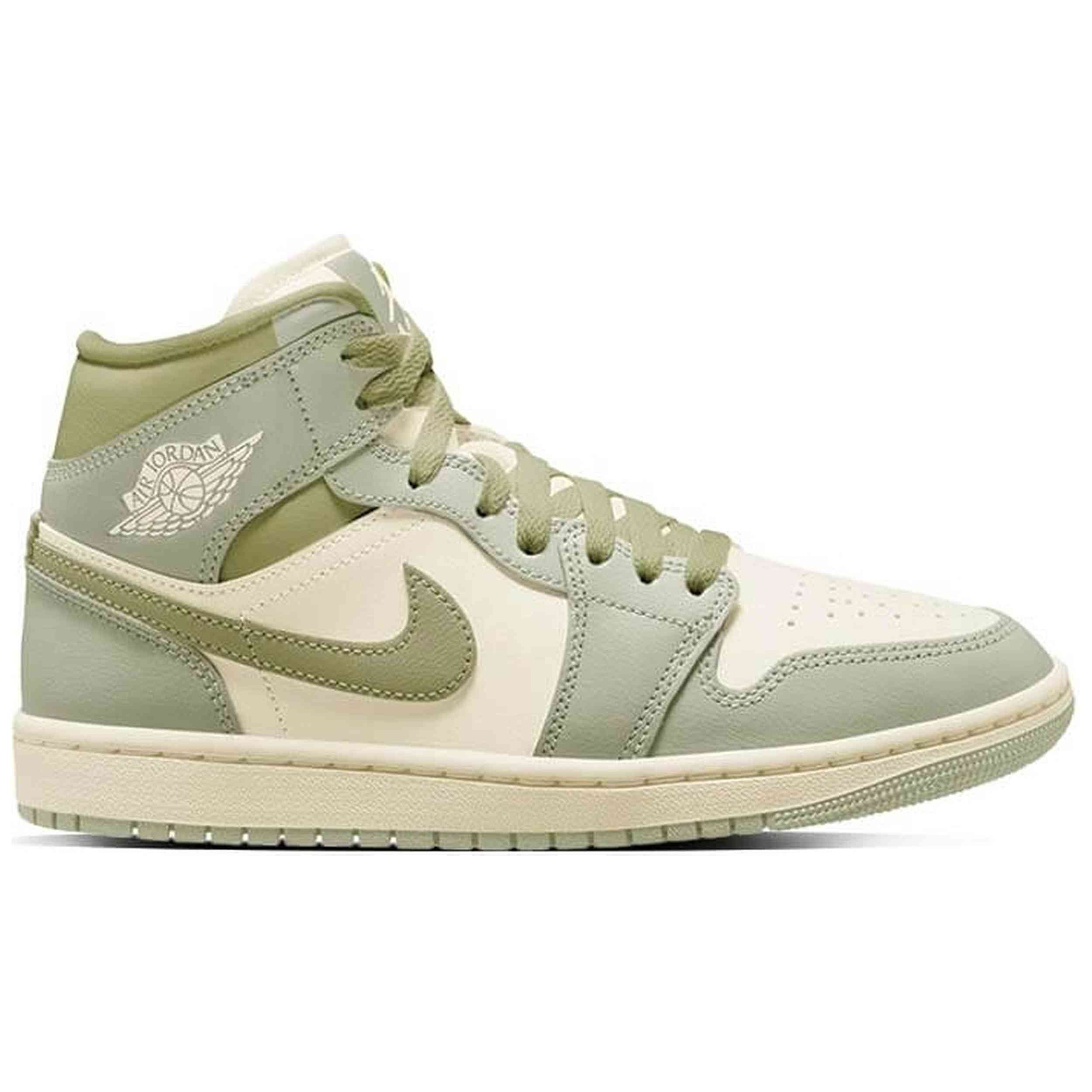 Zapatillas Jordan modelo Air Jordan 1 Mid W "Olive Aura" para Mujer en color Verde