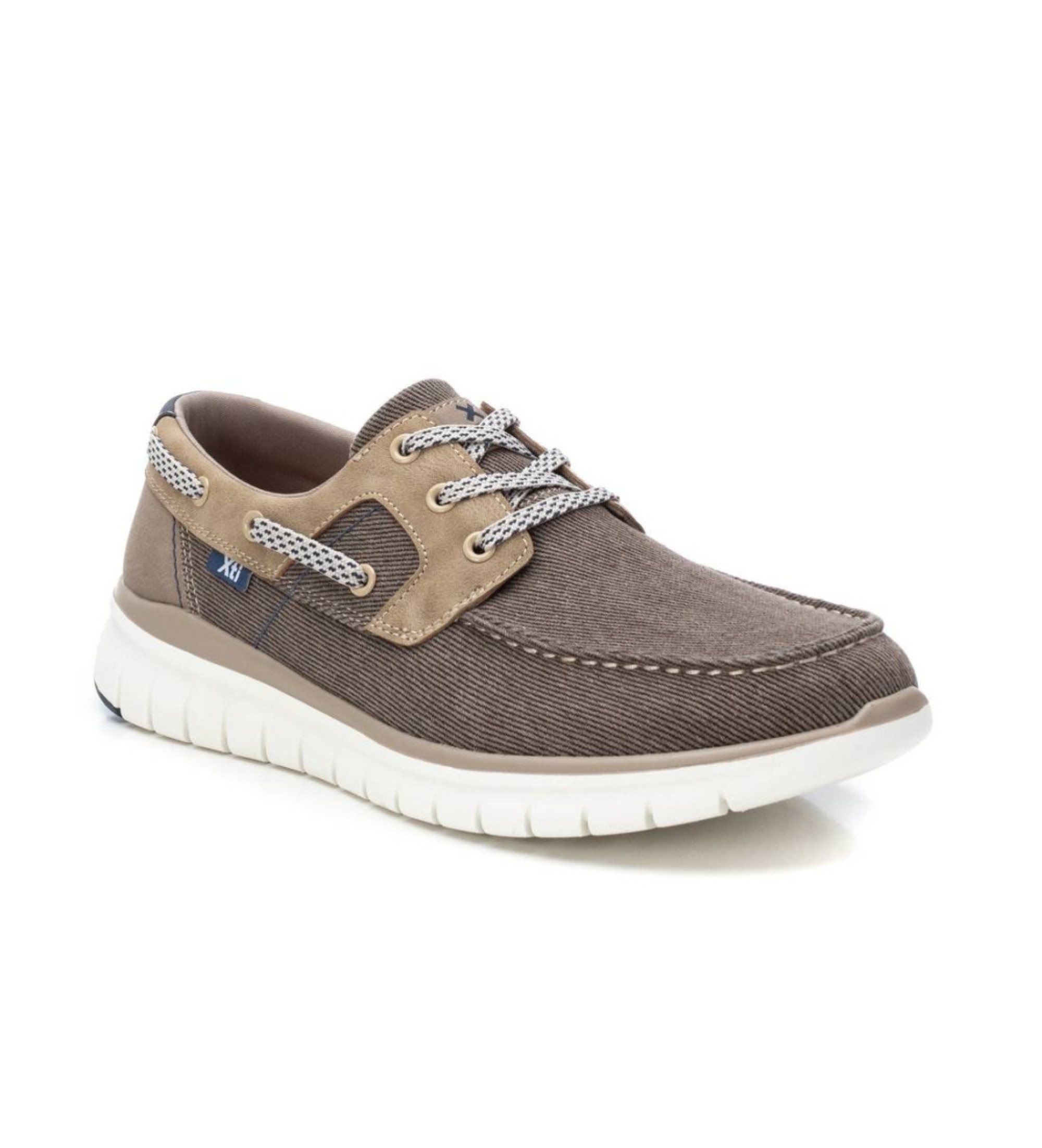 Xti mod. 143580 Deportivo náutico con cordones contrastados