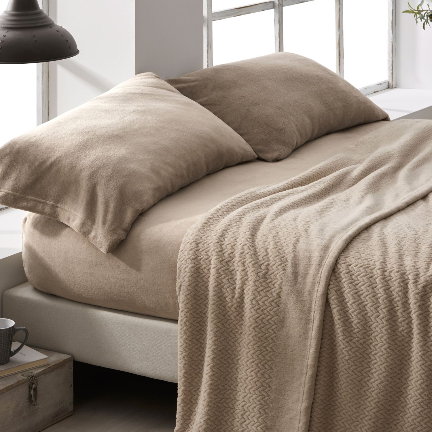 Juego de Sábanas Coralina Extra Suaves | Tejido Caliente para Invierno | 7 Tamaños de Cama | Diseño Jacquard Elegante