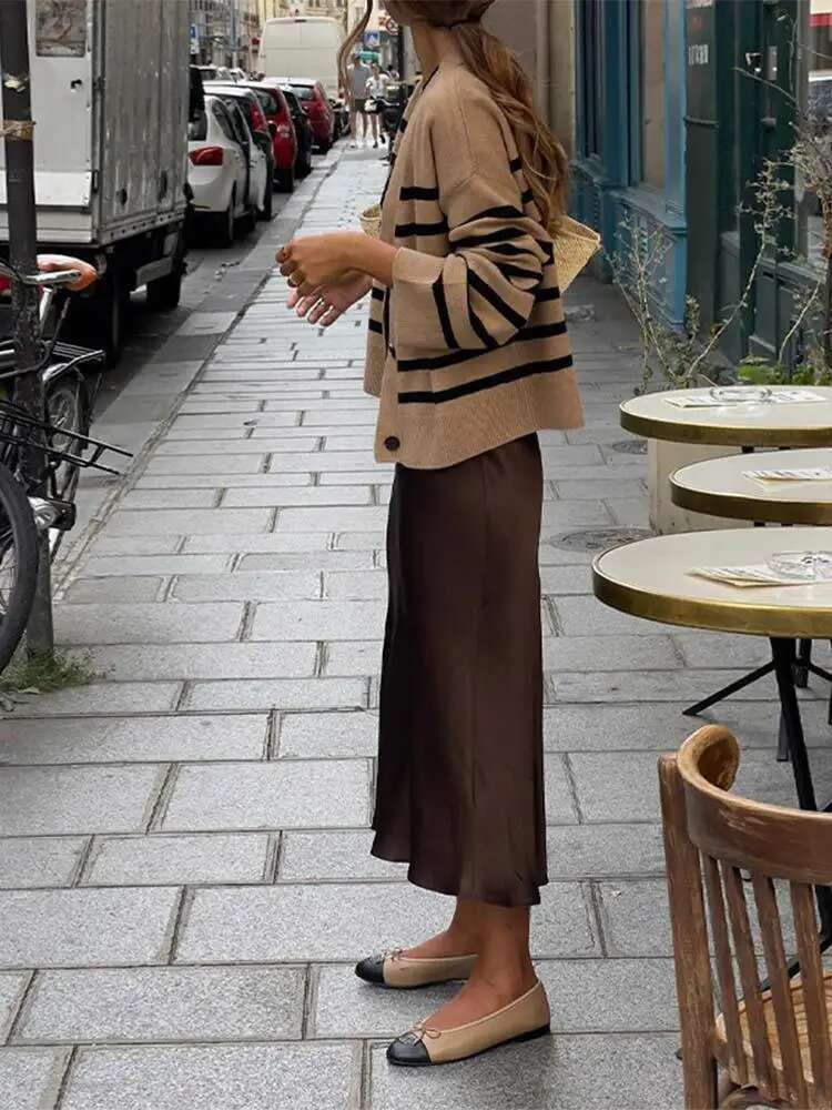 Vestido Midi elegante de satén sin mangas para mujer, vestidos ajustados a la moda de Color sólido con cuello redondo, Vestido de fiesta callejero elegante para mujer 2024 - details 7