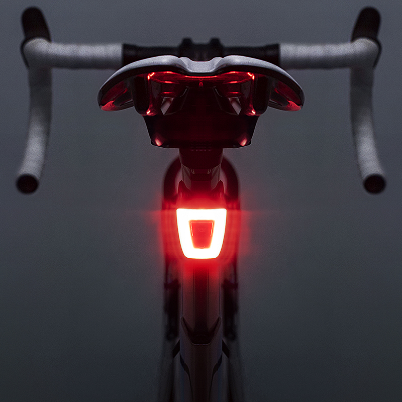 ROCKBROS - ROCKBROS-Linterna trasera para casco de ciclismo, resistente al agua, recargable vía USB, luz trasera de seguridad